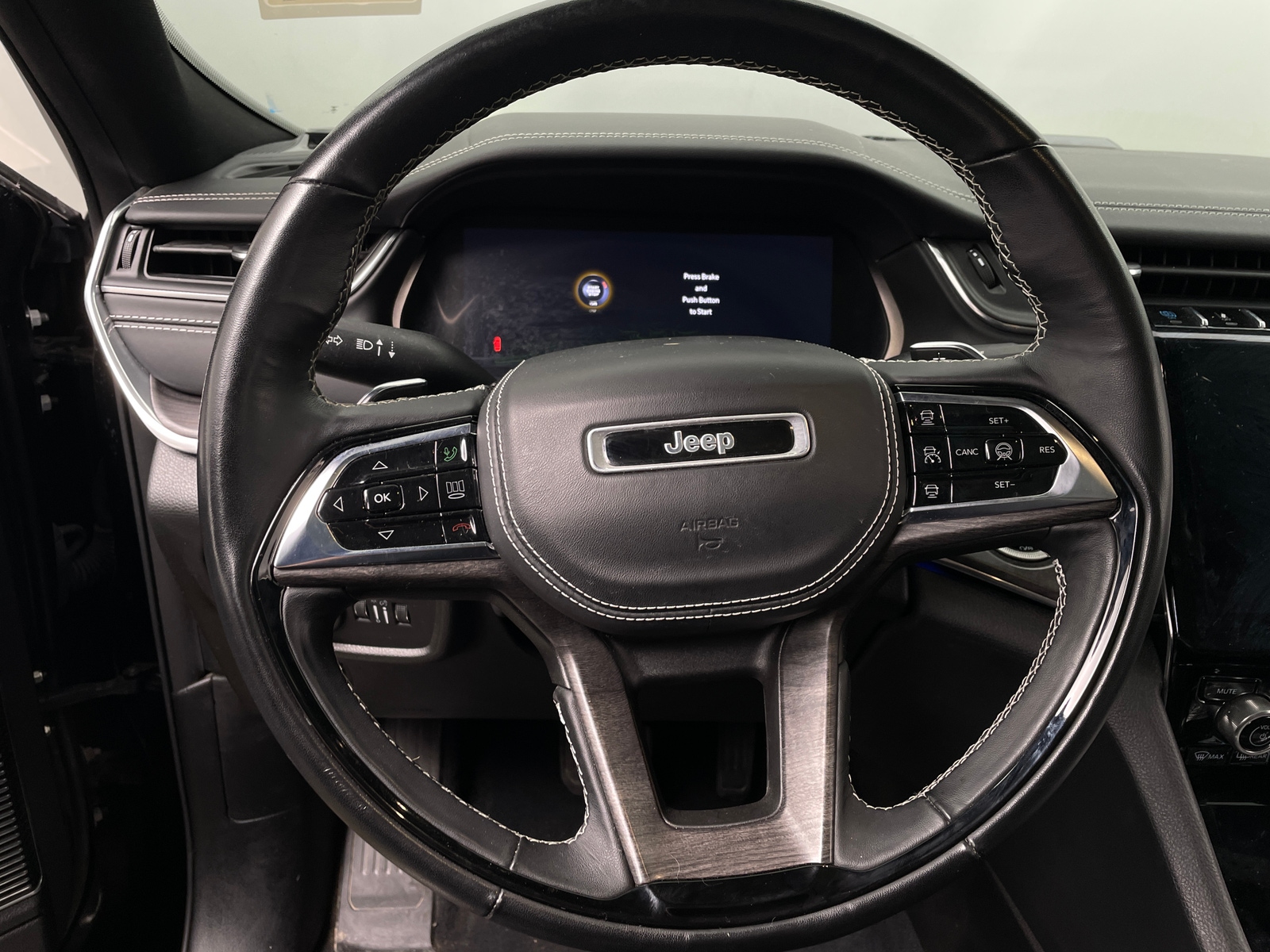 Thumbnail: 2022 Jeep Grand Cherokee - 4