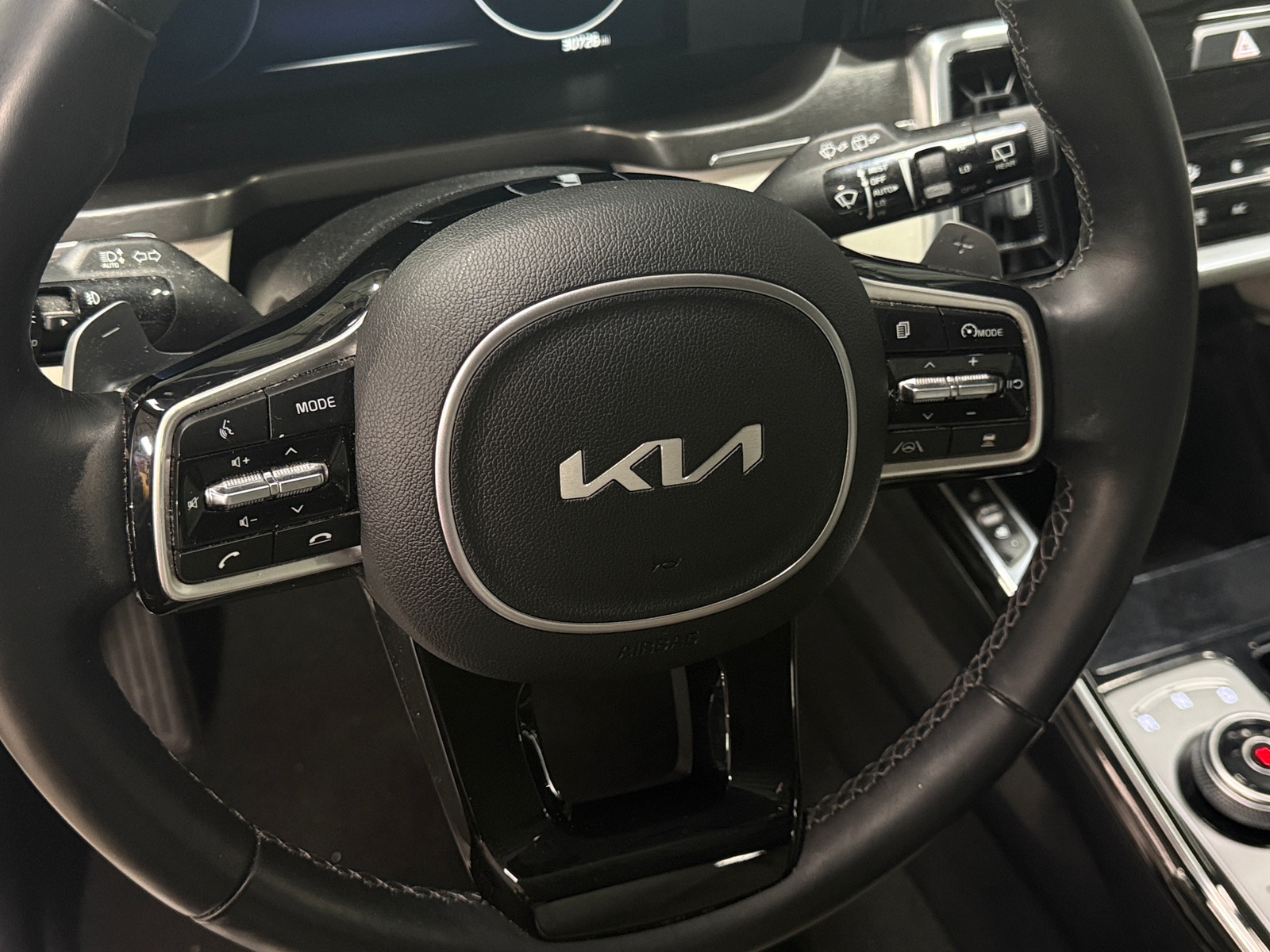 Thumbnail: 2023 Kia Sorento - 4