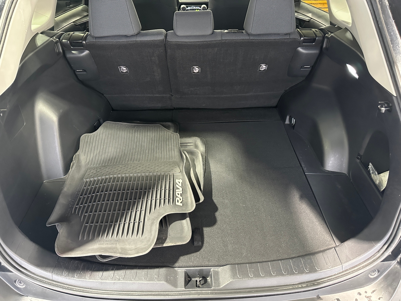 Thumbnail: 2021 Toyota RAV4 - 7