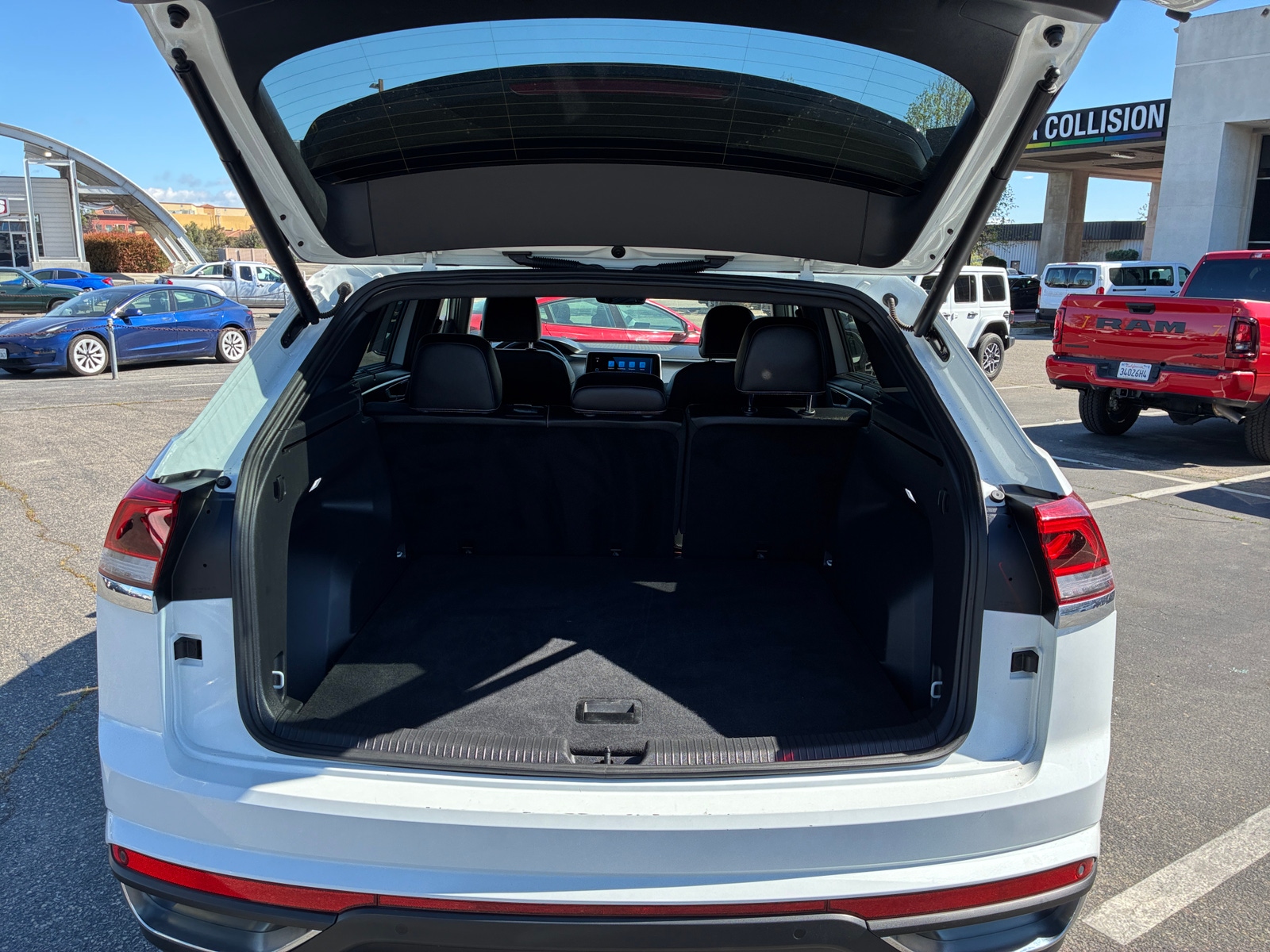 Thumbnail: 2025 Volkswagen Atlas - 6