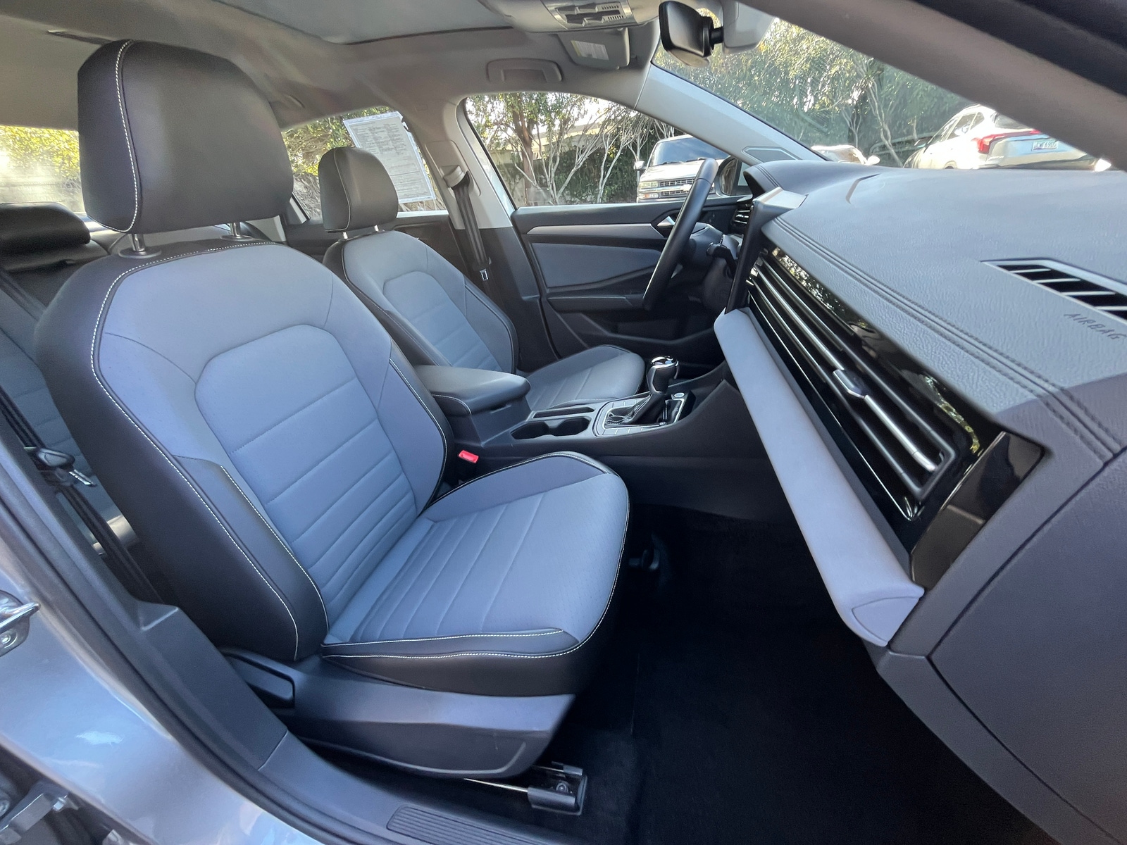 Thumbnail: 2025 Volkswagen Jetta - 2