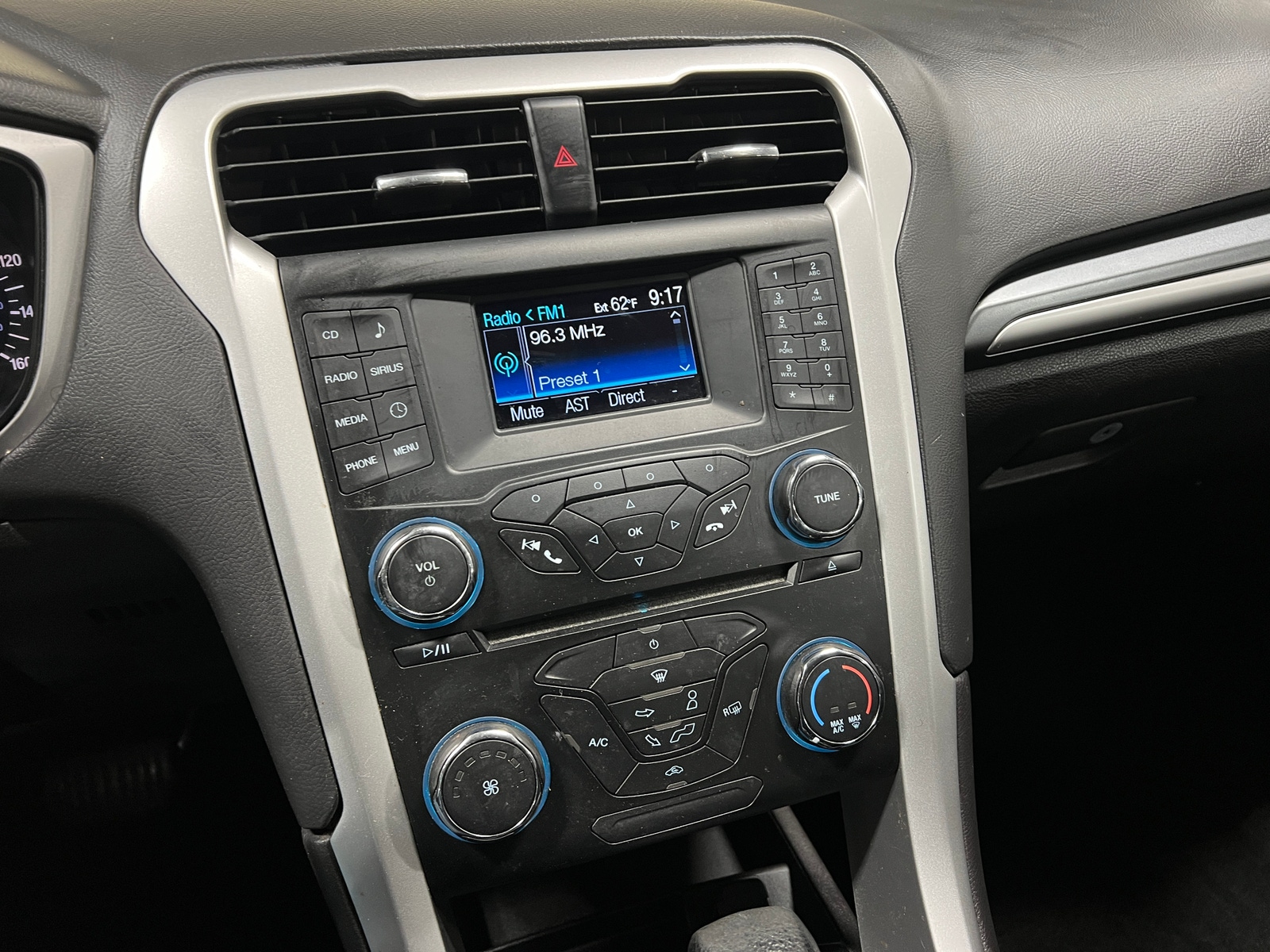 Thumbnail: 2014 Ford Fusion - 4