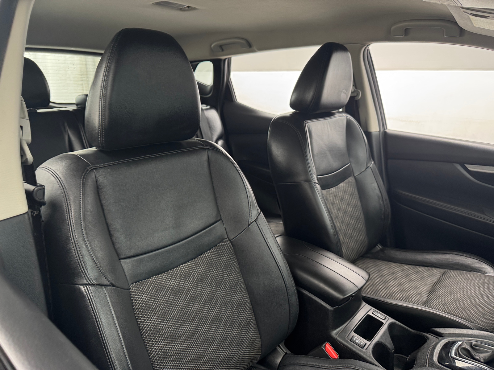 Thumbnail: 2022 Nissan Rogue Sport - 2