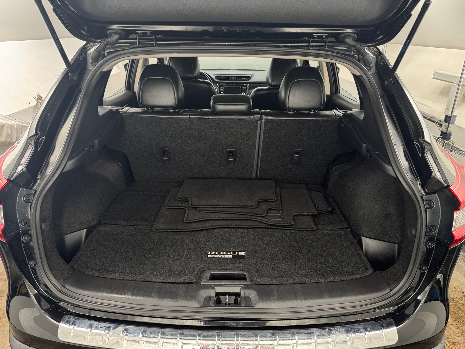 Thumbnail: 2022 Nissan Rogue Sport - 7