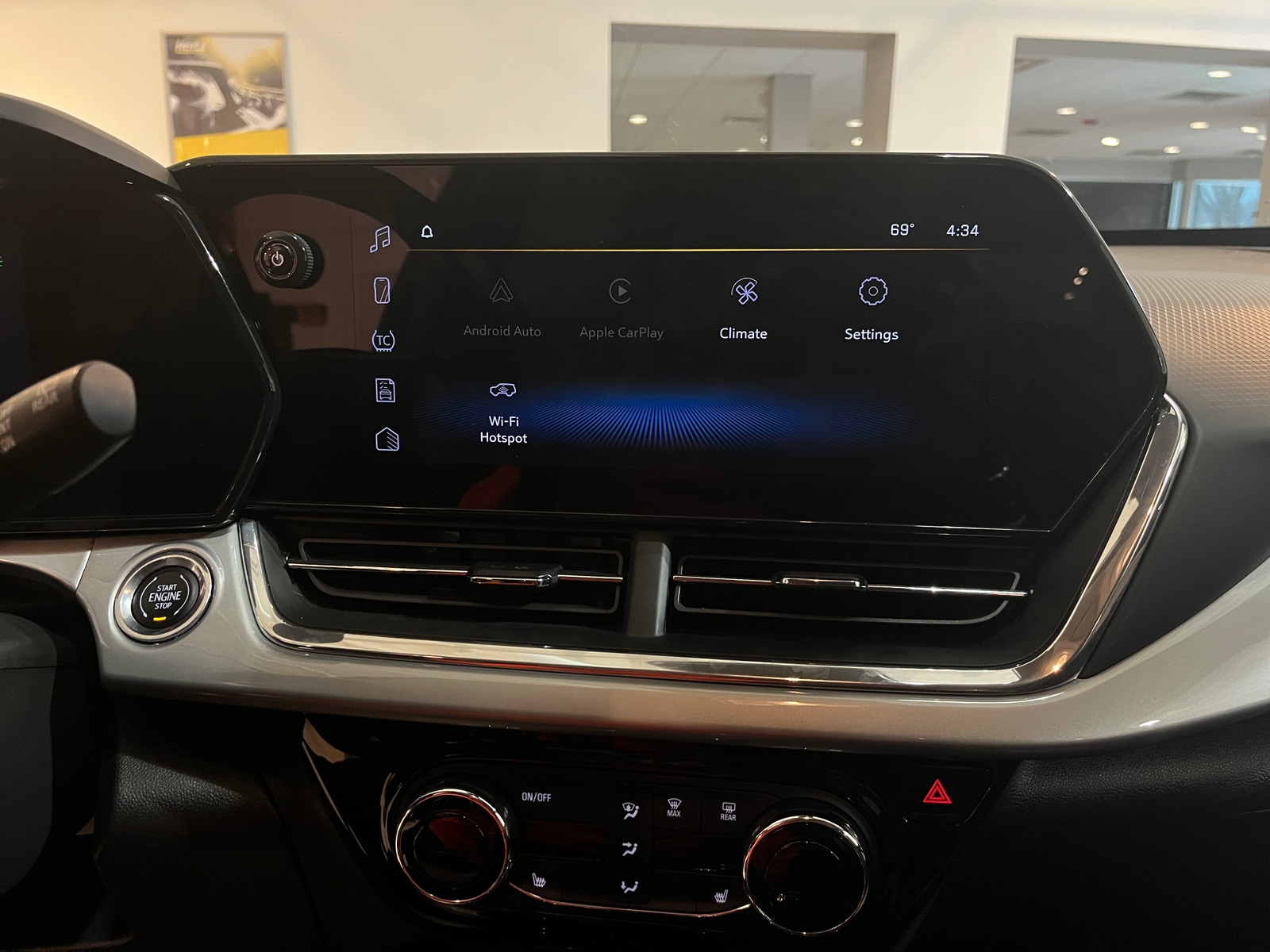 Thumbnail: 2025 Chevrolet Trax - 4