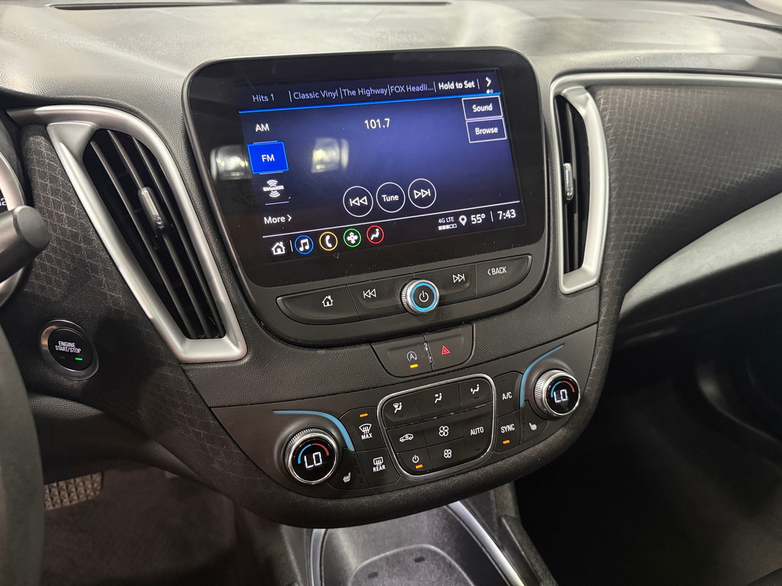 Thumbnail: 2024 Chevrolet Malibu - 4