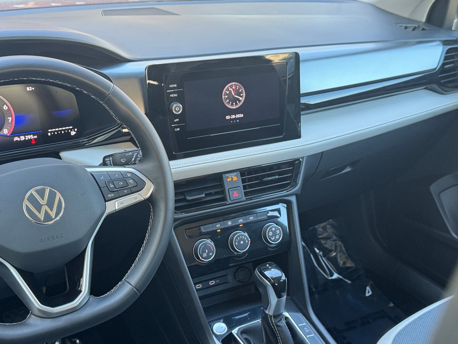 Thumbnail: 2025 Volkswagen Taos - 4