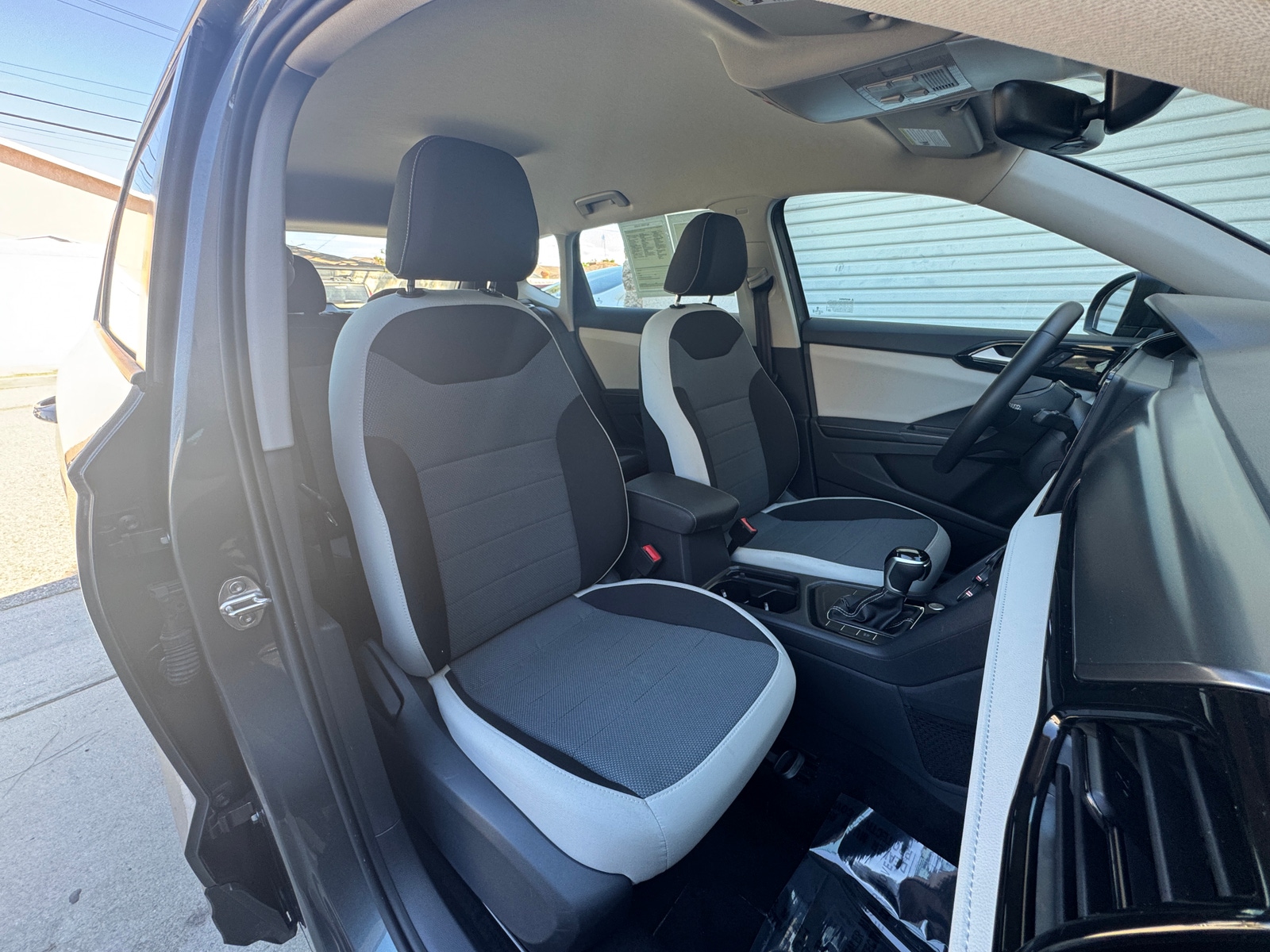 Thumbnail: 2025 Volkswagen Taos - 2