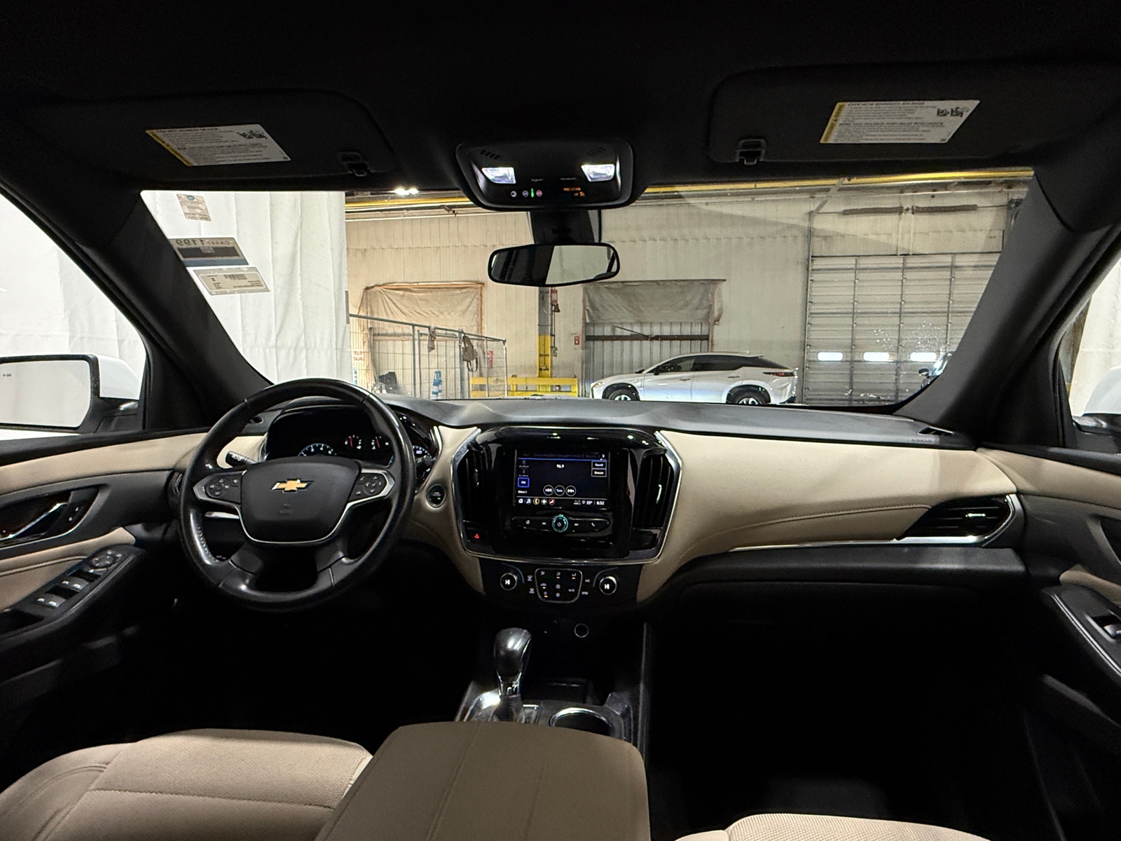 Thumbnail: 2022 Chevrolet Traverse - 3