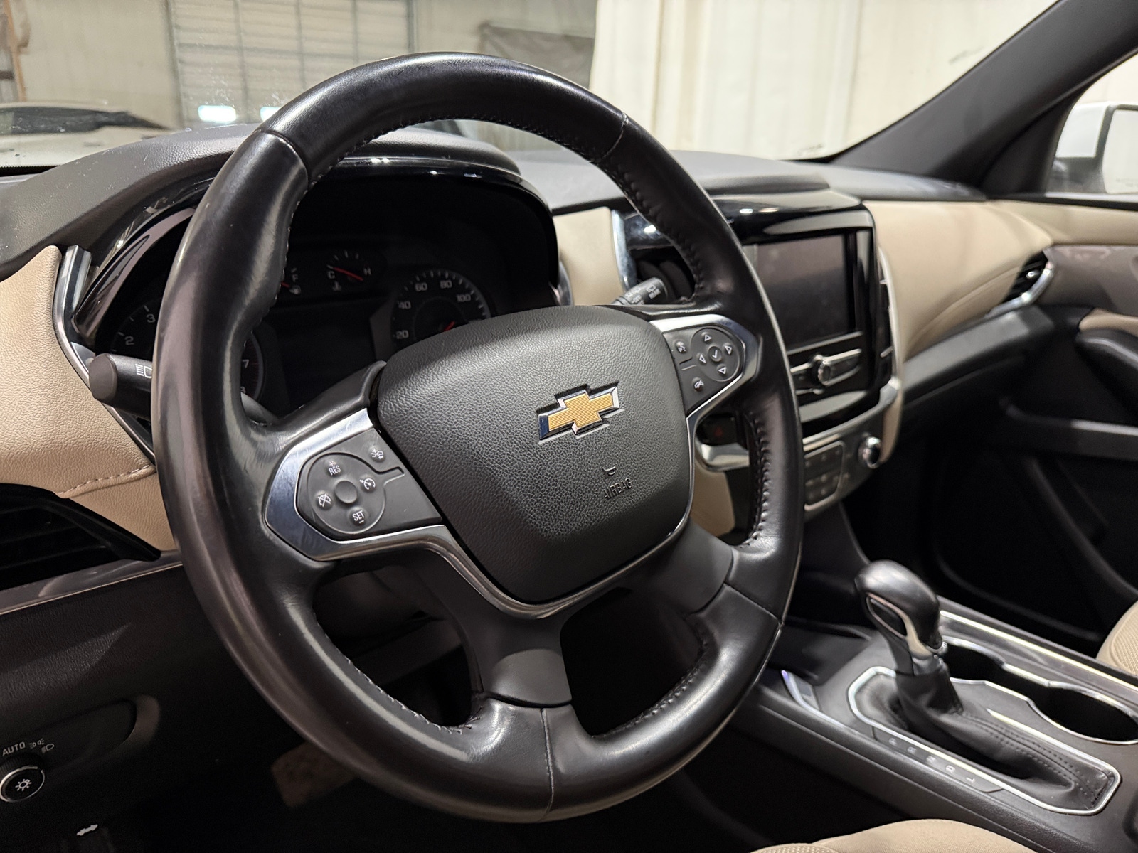 Thumbnail: 2022 Chevrolet Traverse - 5