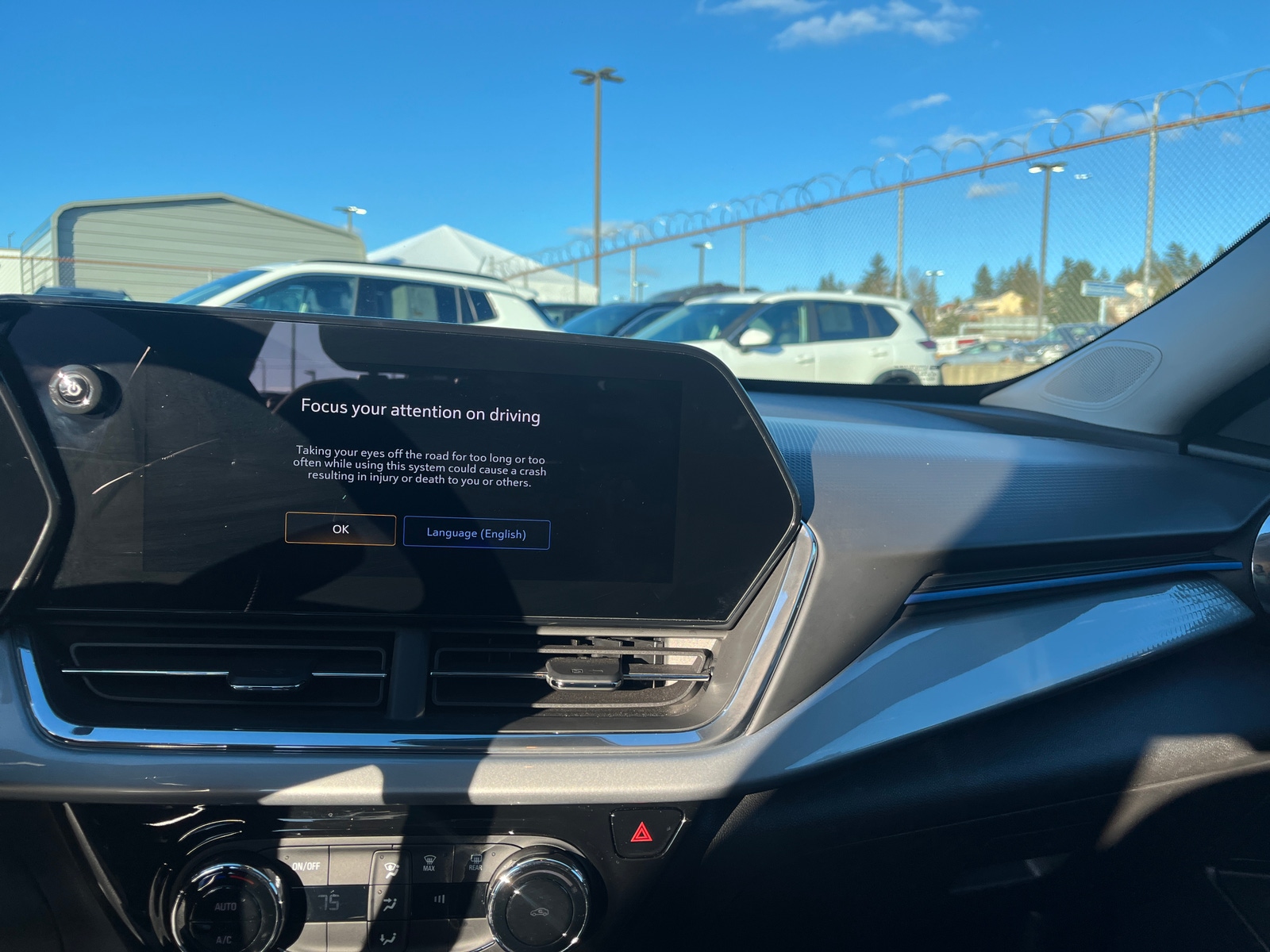 Thumbnail: 2025 Chevrolet Trax - 4