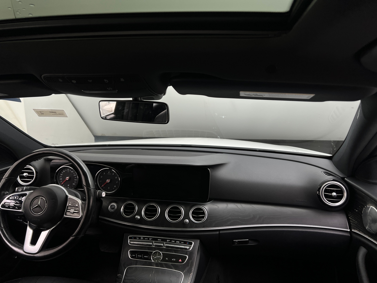 Thumbnail: 2019 Mercedes-Benz E-Class - 2