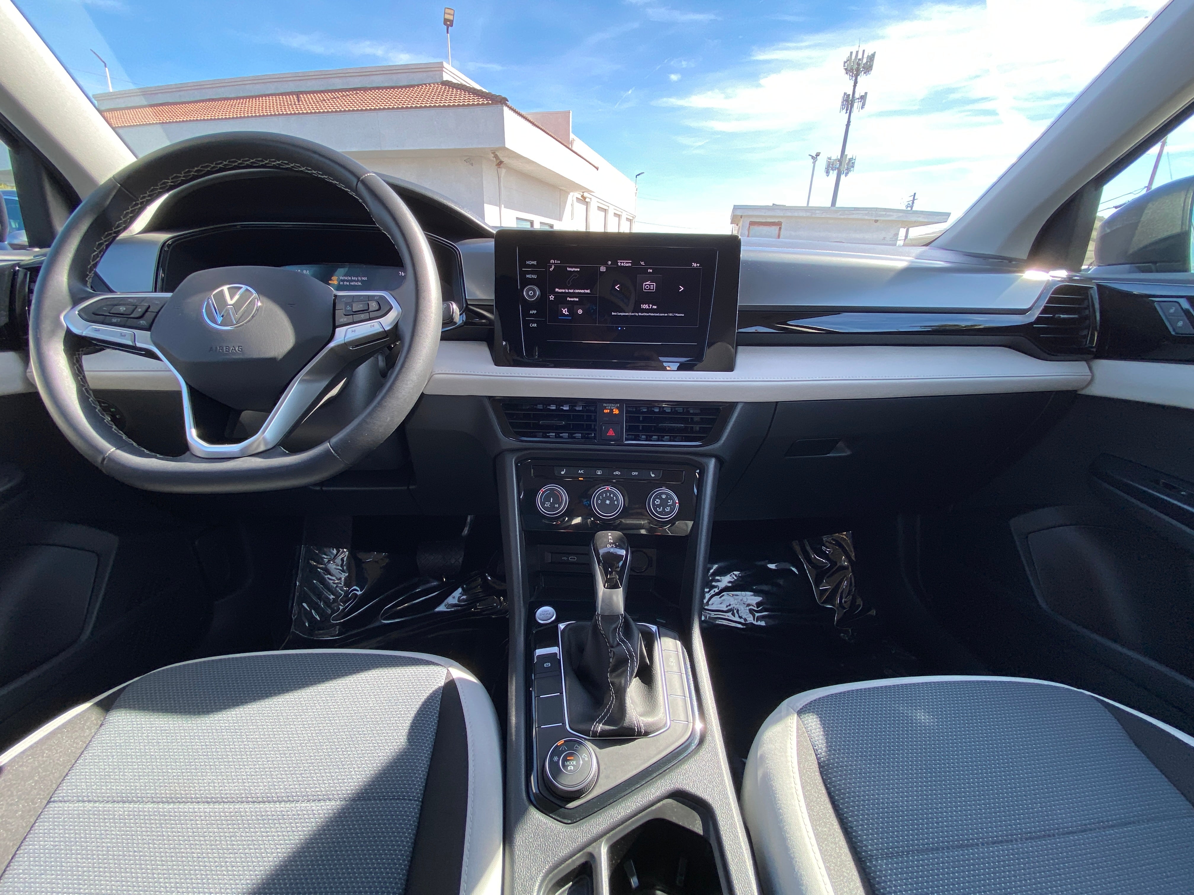 Thumbnail: 2025 Volkswagen Taos - 3