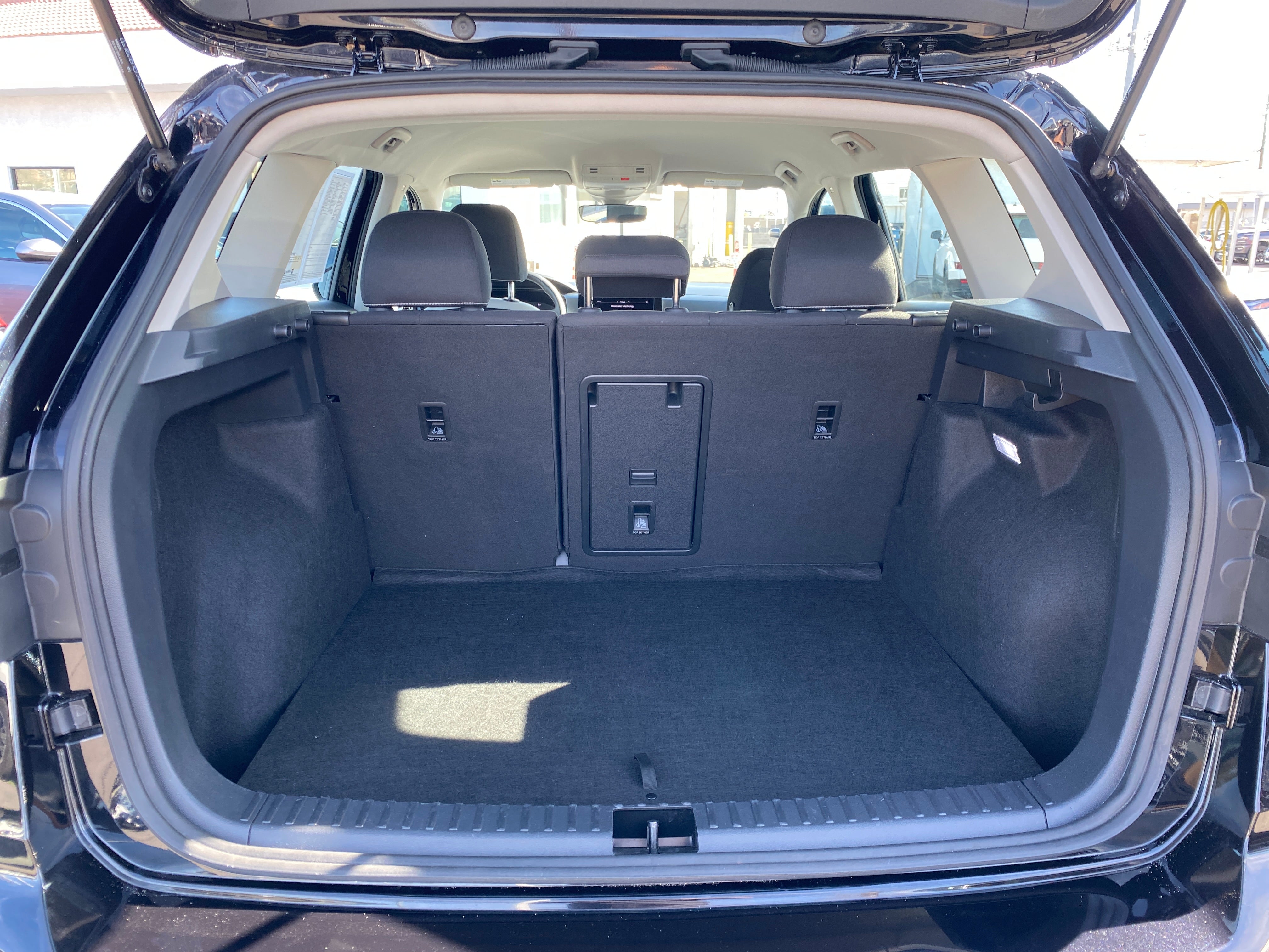 Thumbnail: 2025 Volkswagen Taos - 6