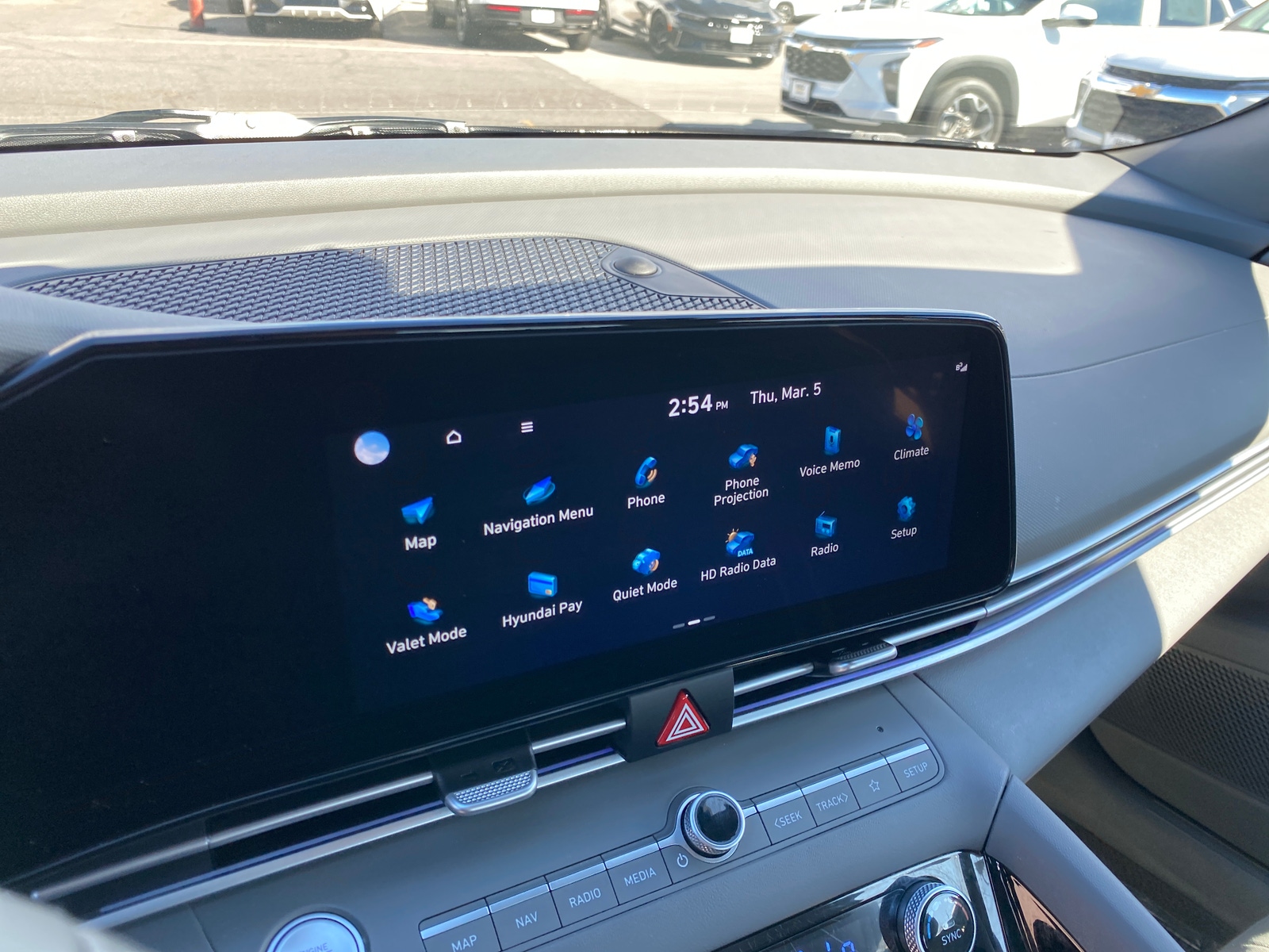 Thumbnail: 2025 Hyundai Elantra - 4