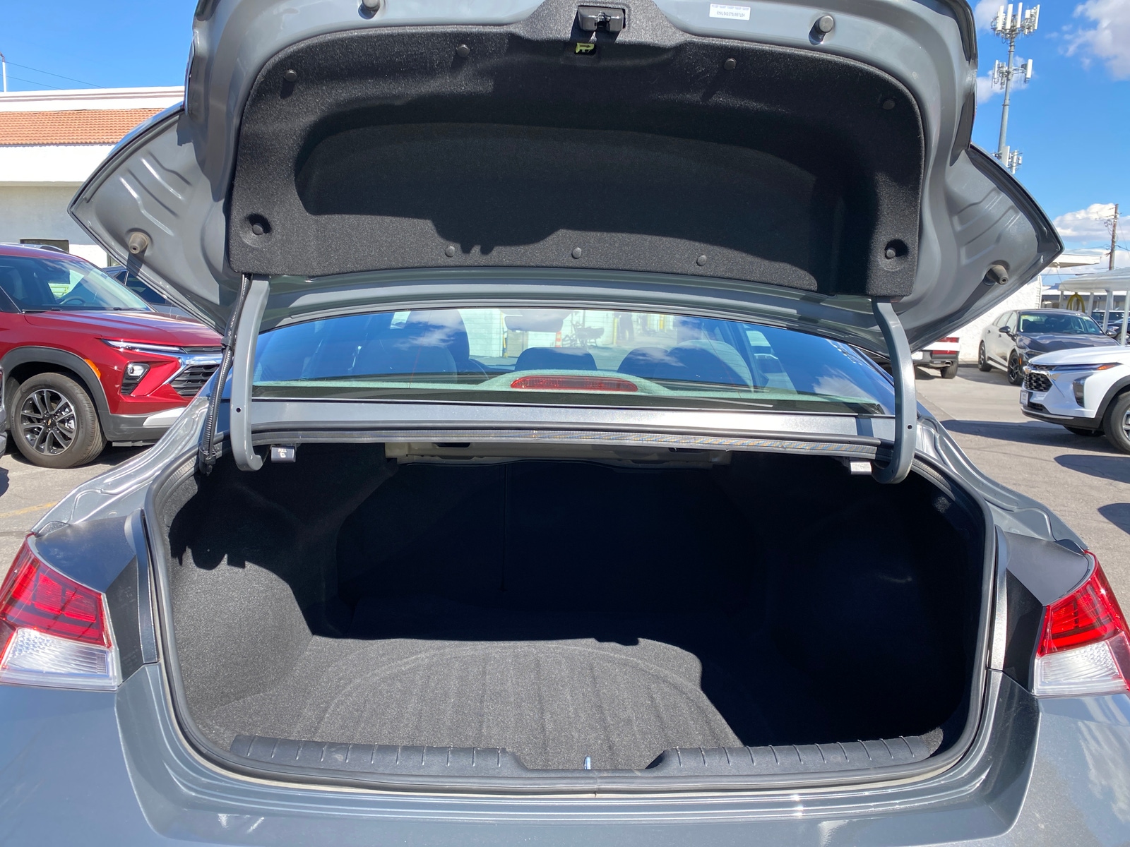 Thumbnail: 2025 Hyundai Elantra - 6