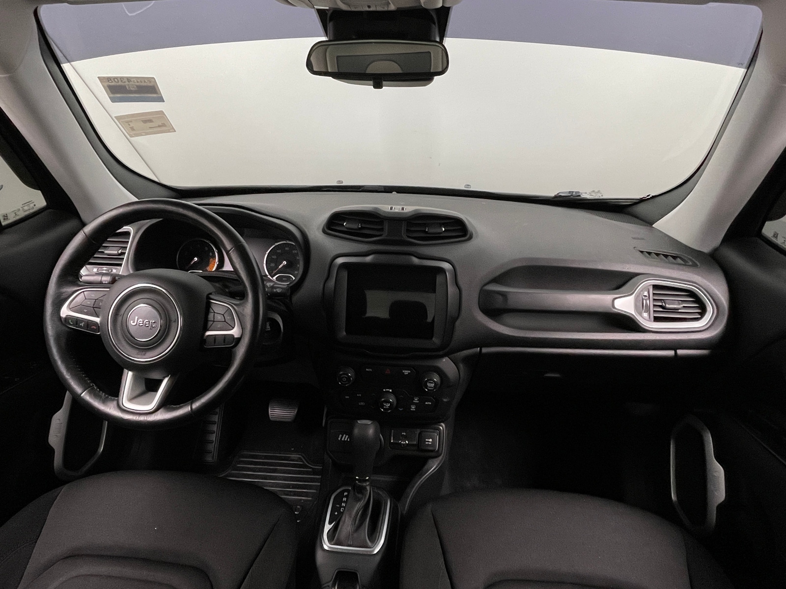 Thumbnail: 2018 Jeep Renegade - 3