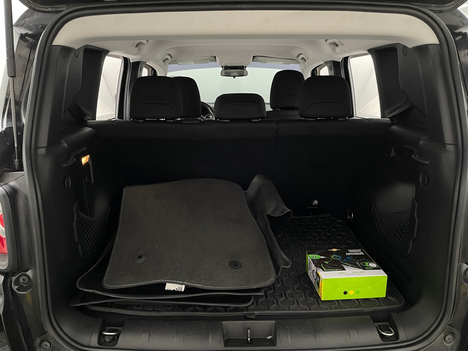 Thumbnail: 2018 Jeep Renegade - 7