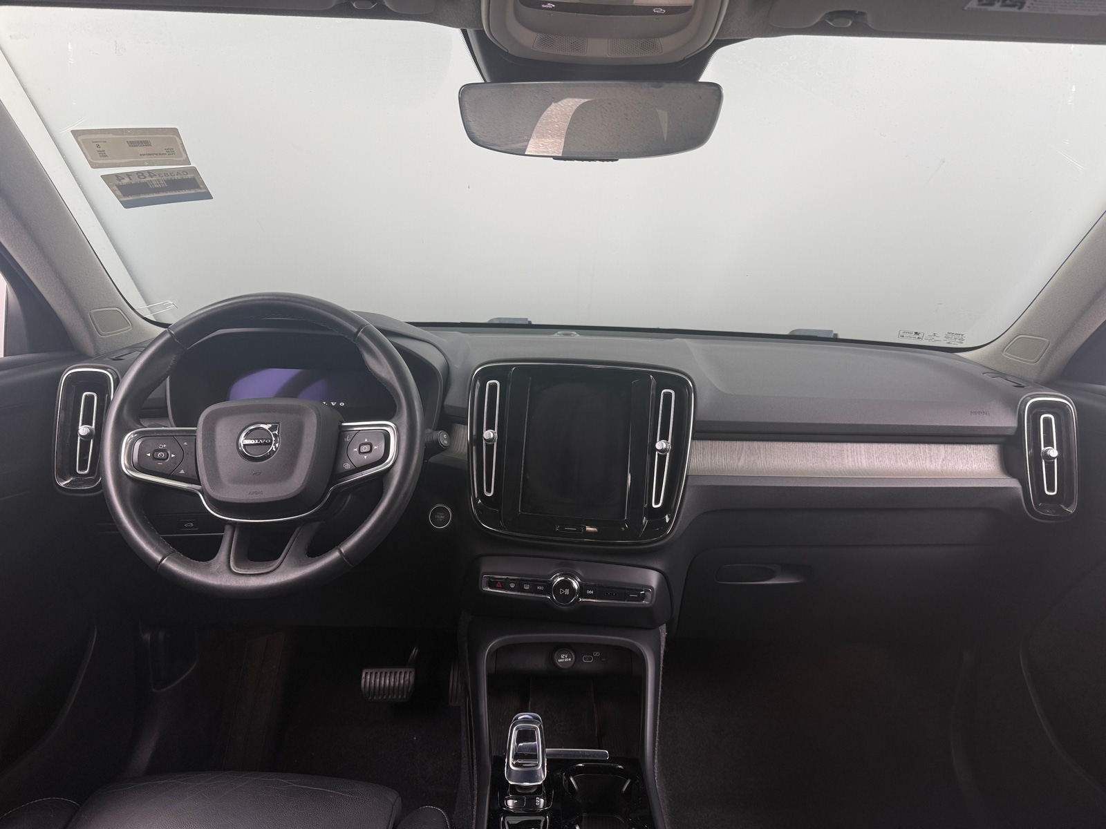 Thumbnail: 2023 Volvo XC40 - 2