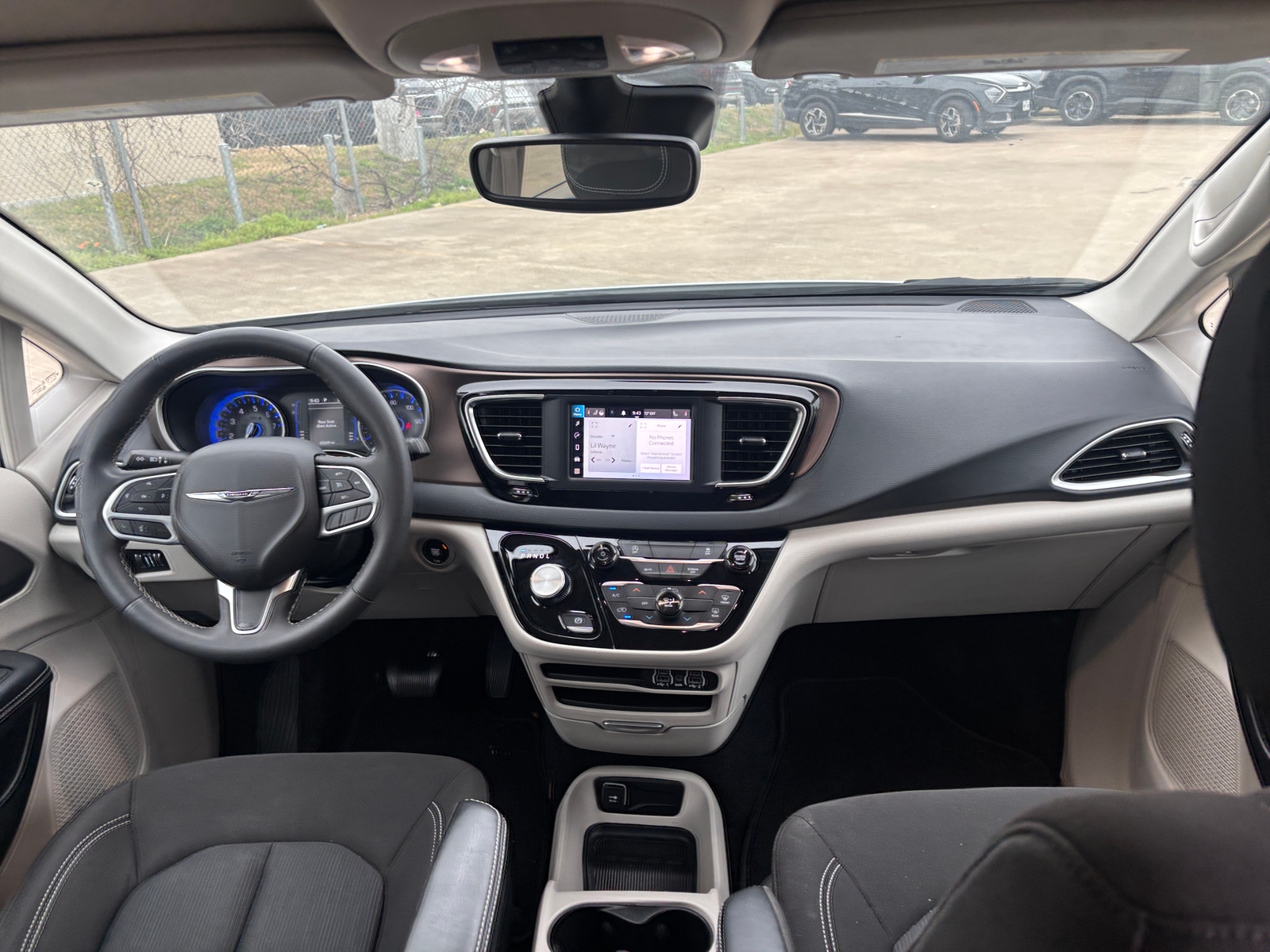 Thumbnail: 2023 Chrysler Voyager - 3