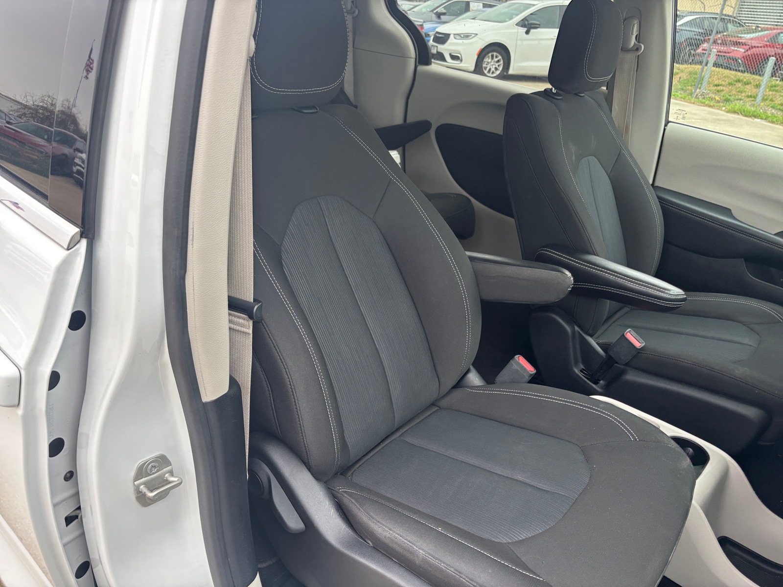 Thumbnail: 2023 Chrysler Voyager - 2