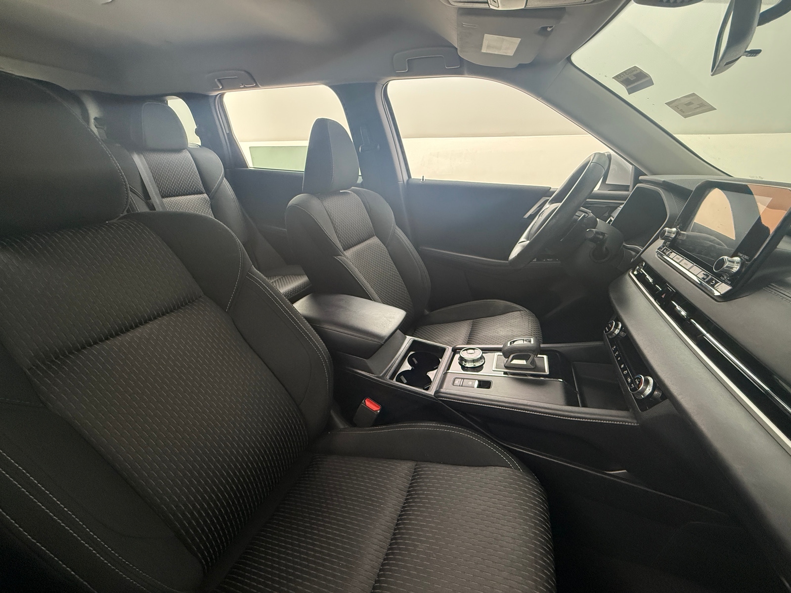 Thumbnail: 2022 Mitsubishi Outlander - 2