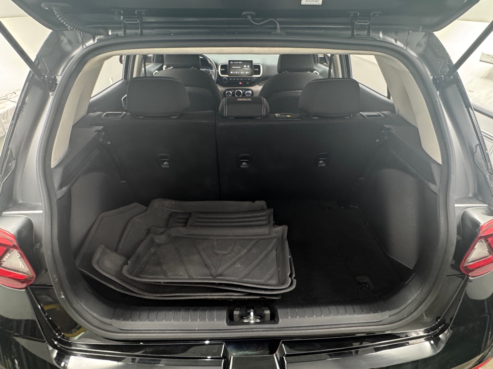 Thumbnail: 2024 Hyundai Venue - 7