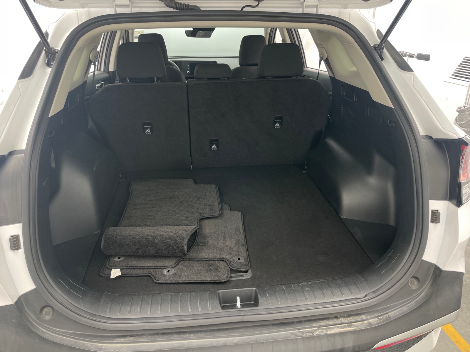 Thumbnail: 2025 Kia Sportage - 7