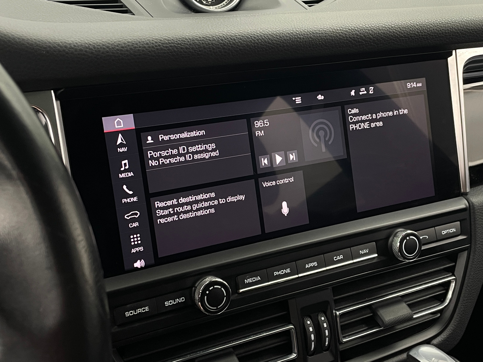 Thumbnail: 2020 Porsche Macan - 3