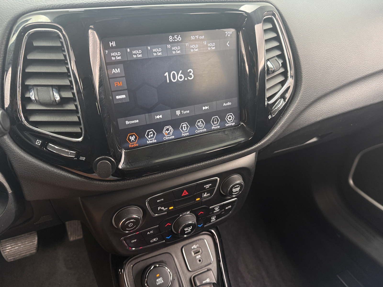 Thumbnail: 2021 Jeep Compass - 3