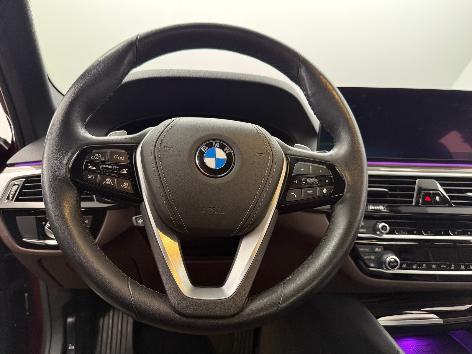 Thumbnail: 2023 BMW 5 Series - 4