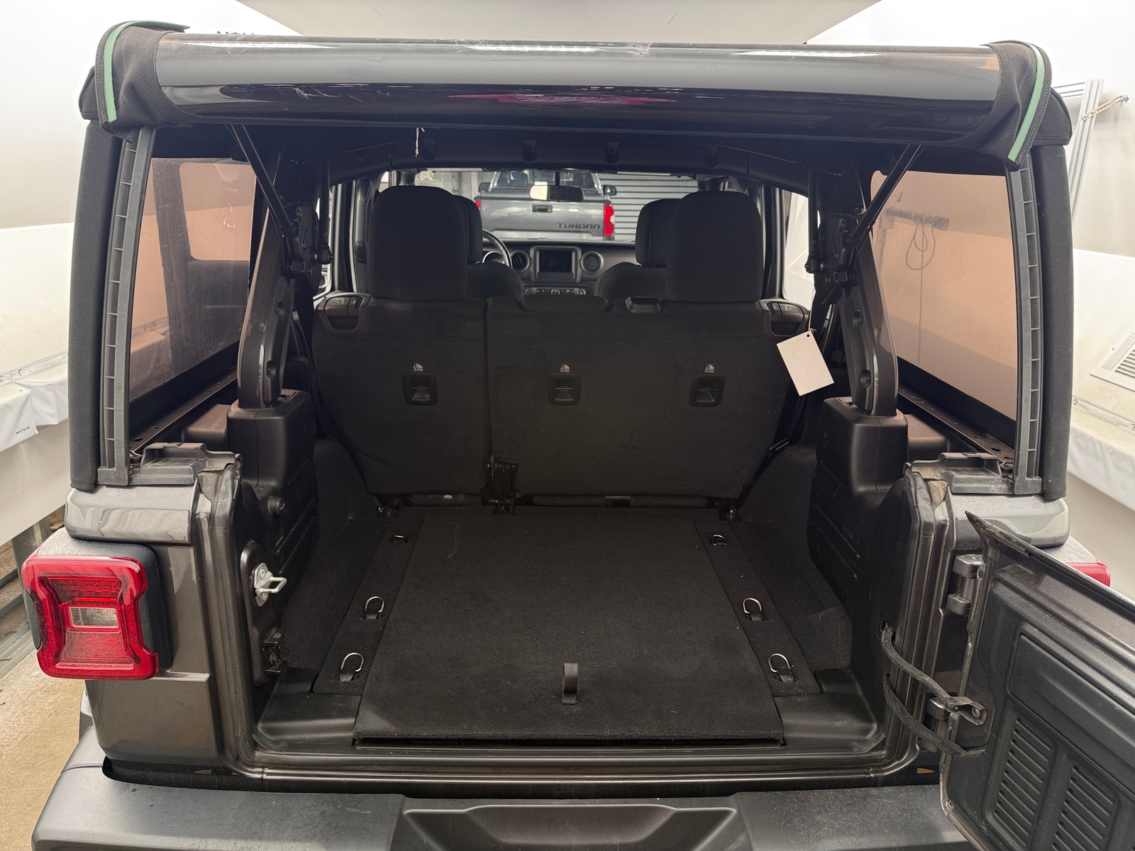 Thumbnail: 2022 Jeep Wrangler - 7