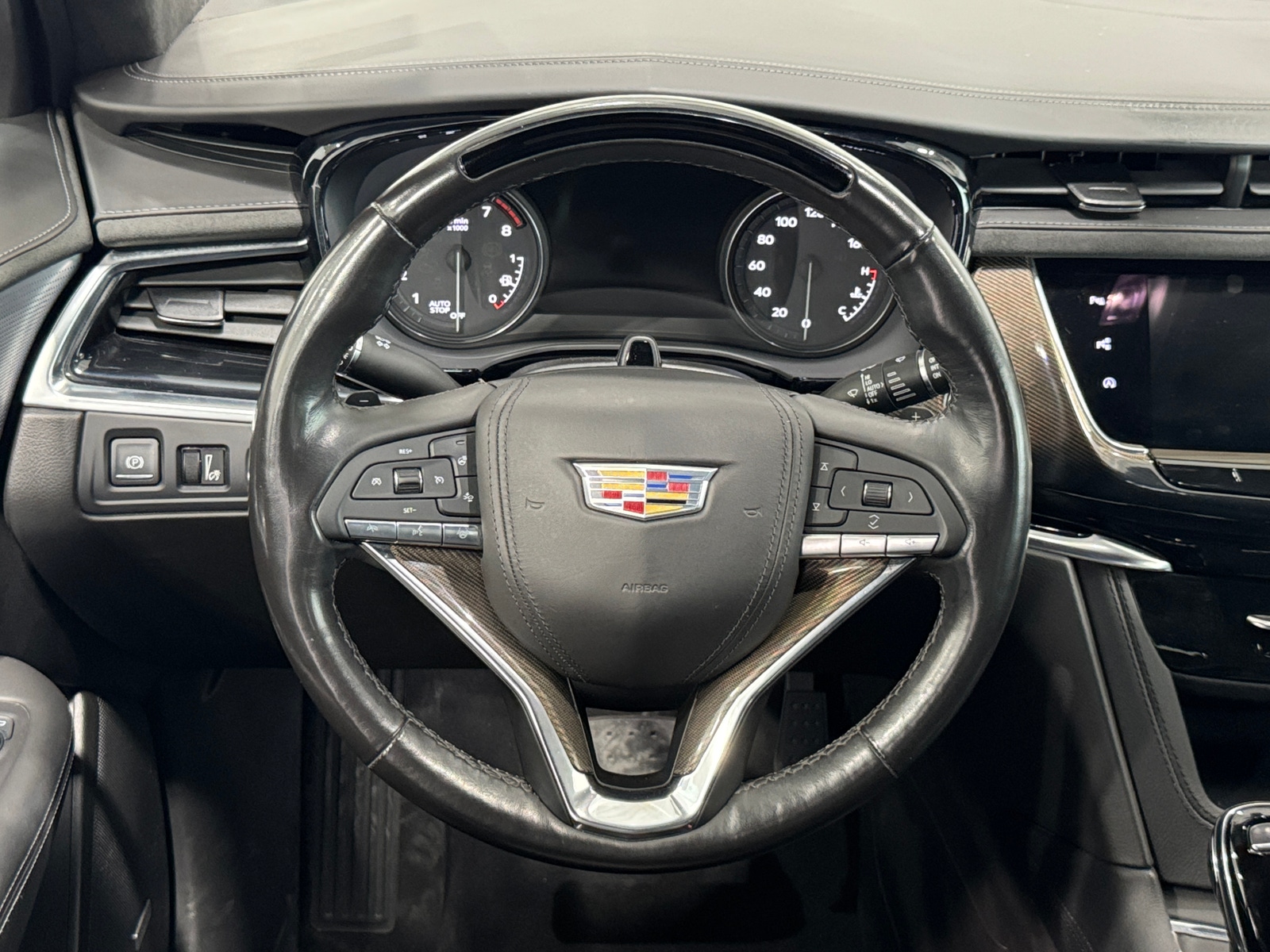 Thumbnail: 2023 Cadillac XT6 - 4