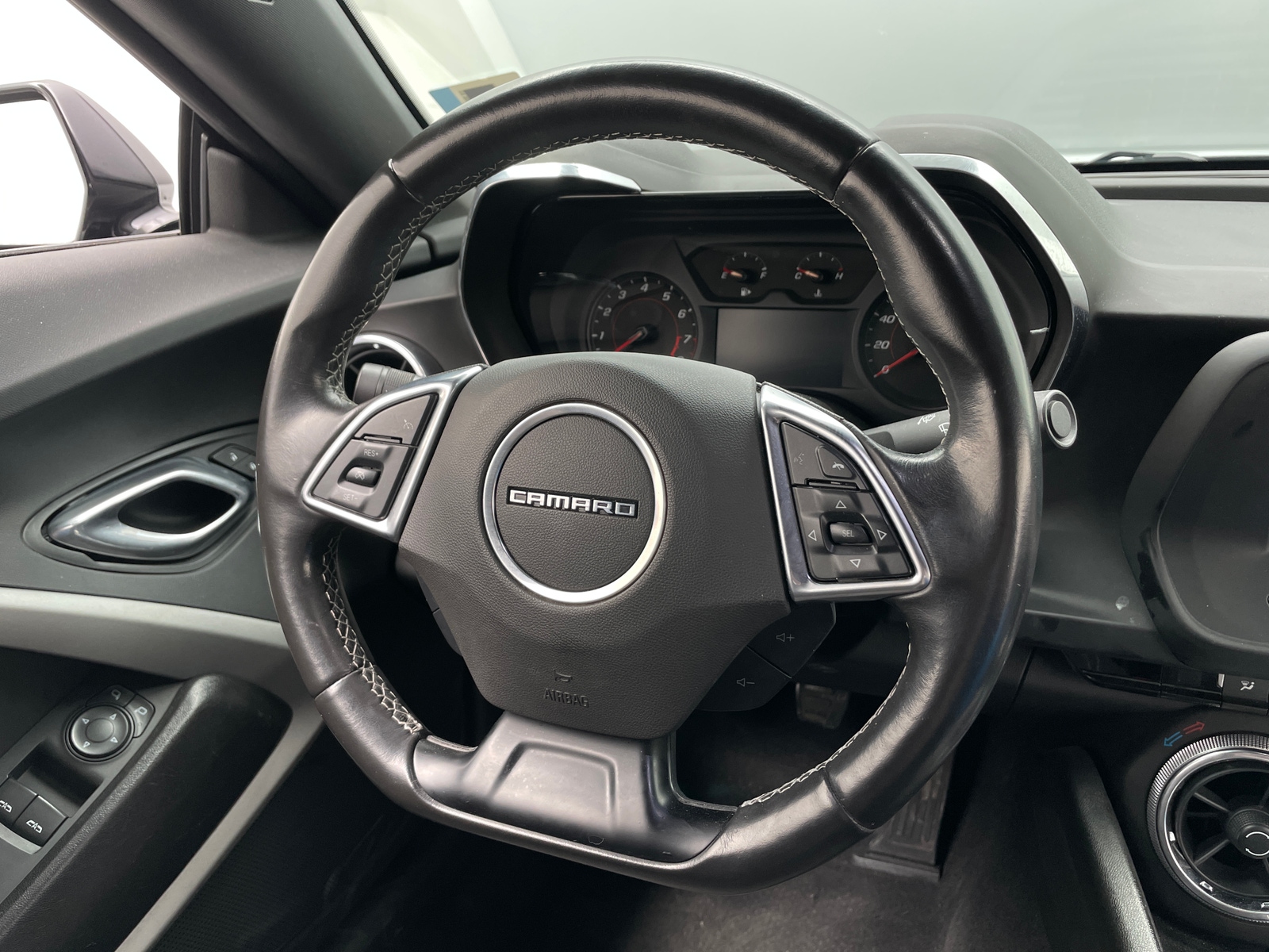 Thumbnail: 2019 Chevrolet Camaro - 4