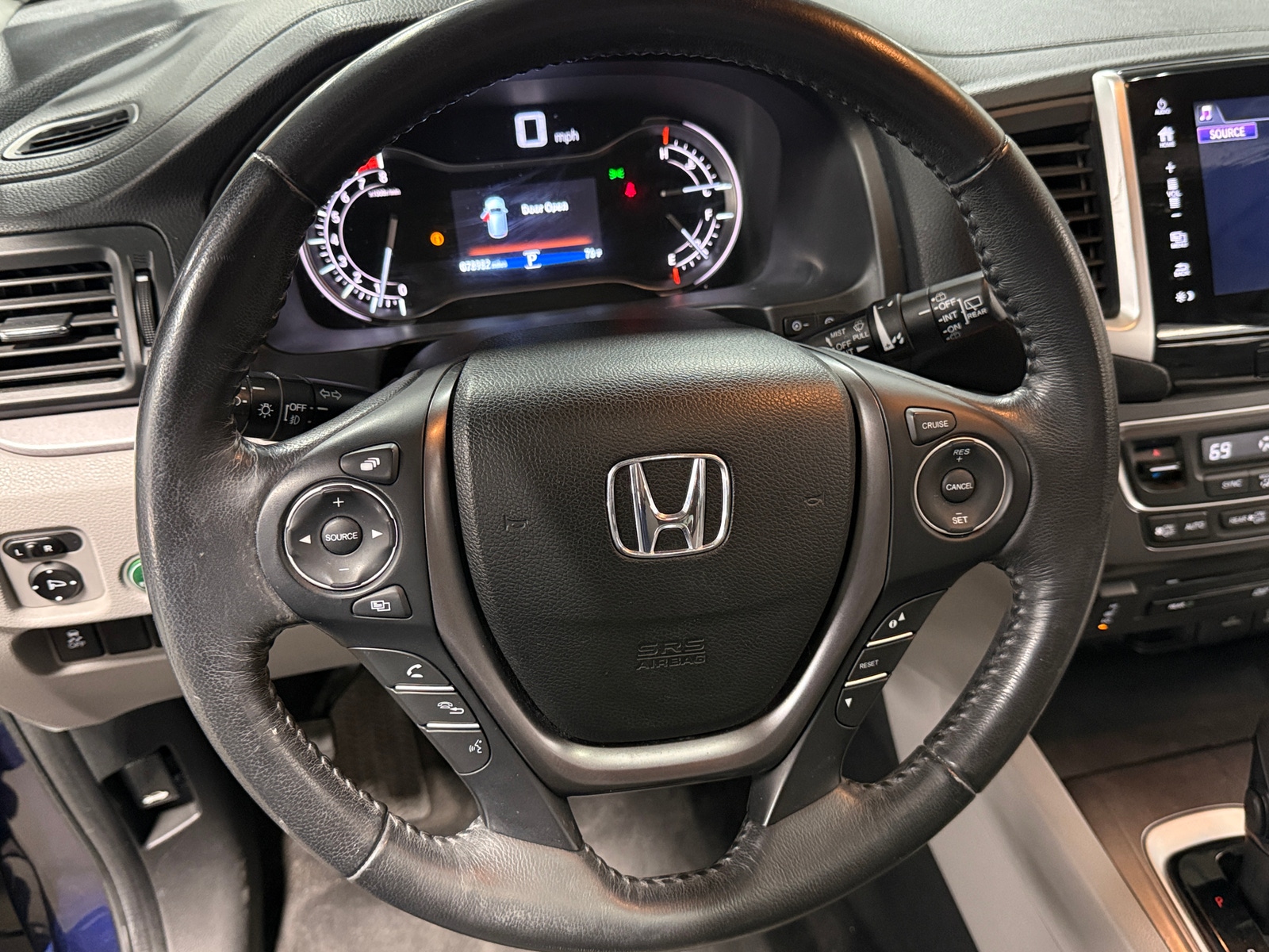 Thumbnail: 2017 Honda Pilot - 4