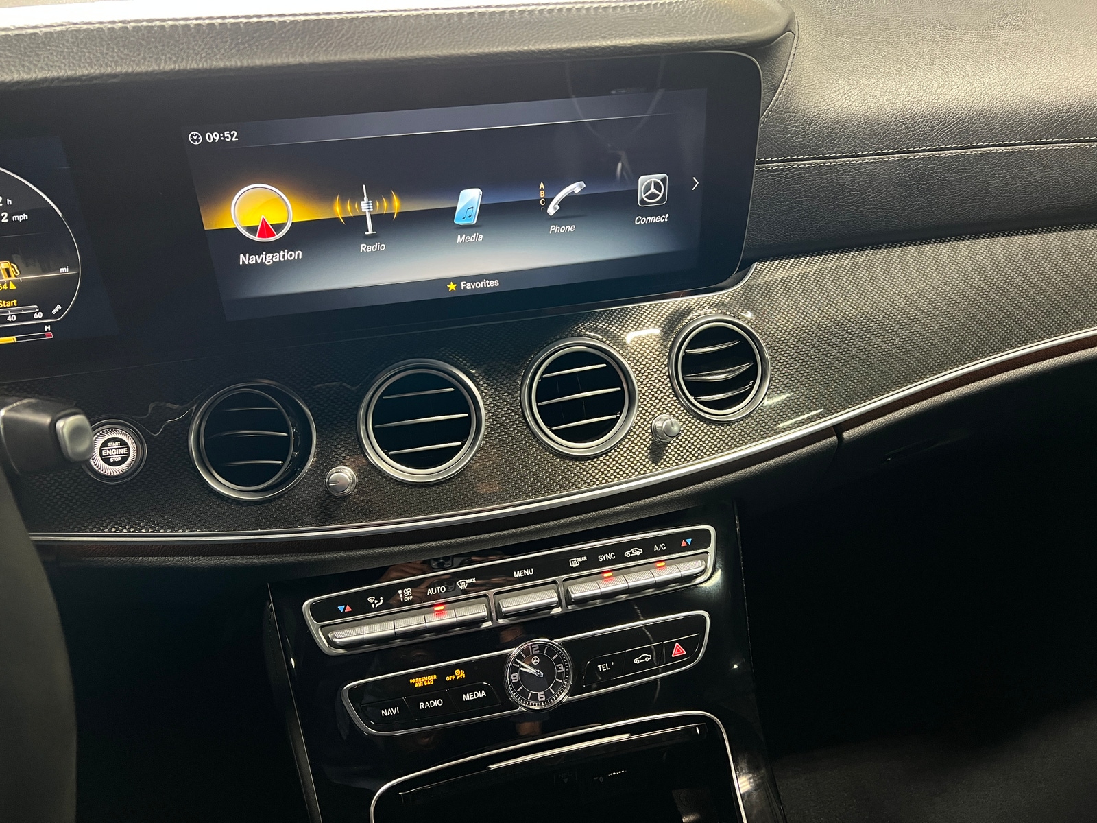 Thumbnail: 2018 Mercedes-Benz E-Class - 3