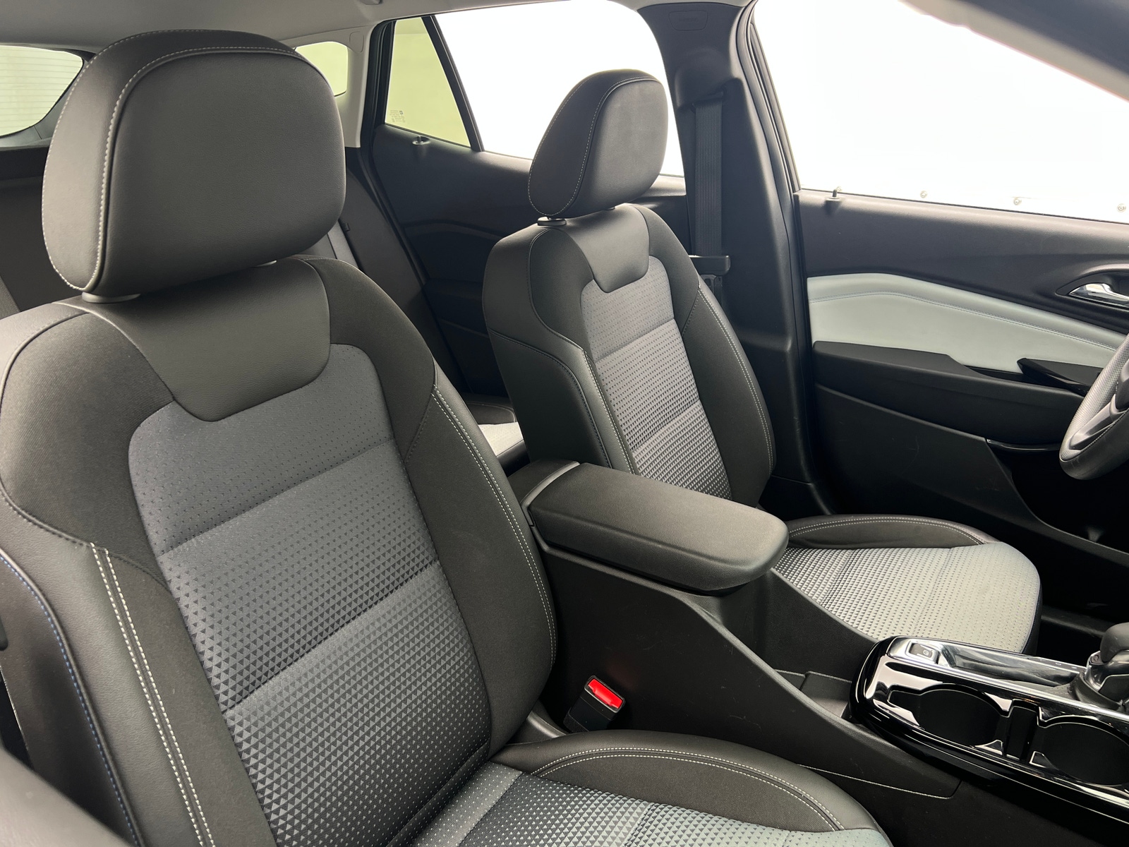 Thumbnail: 2025 Chevrolet Trax - 2