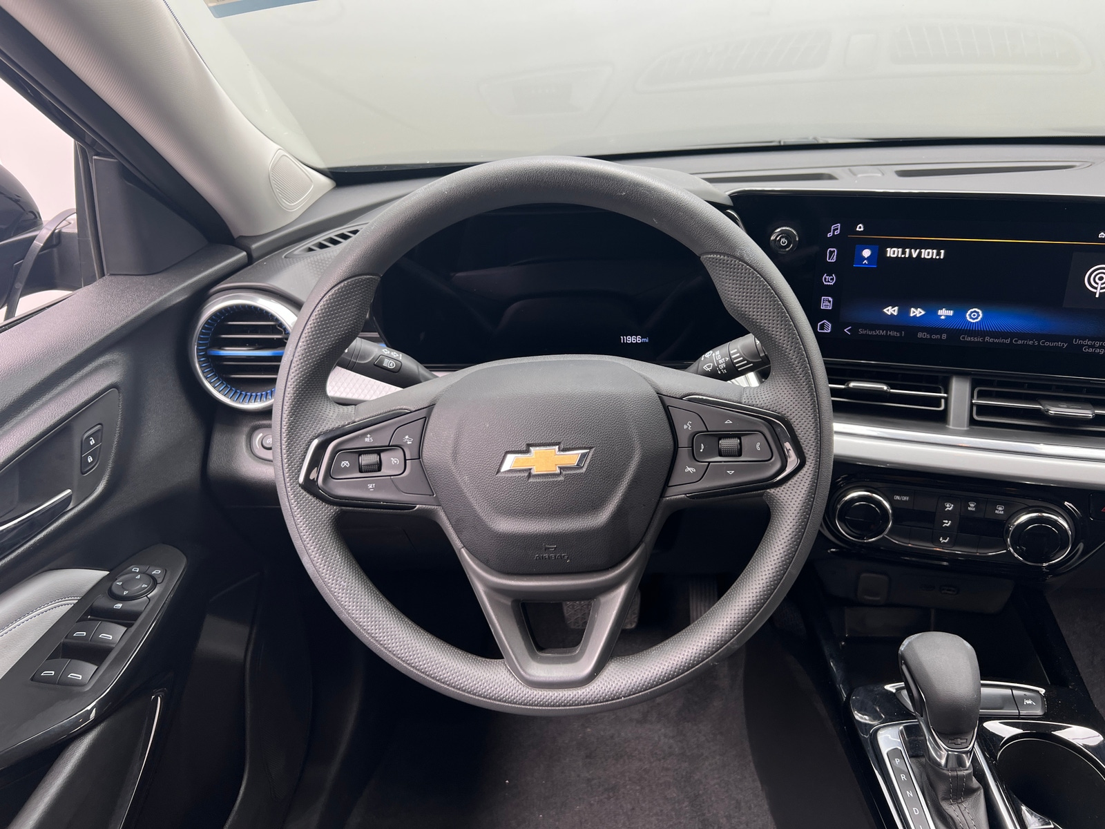 Thumbnail: 2025 Chevrolet Trax - 5