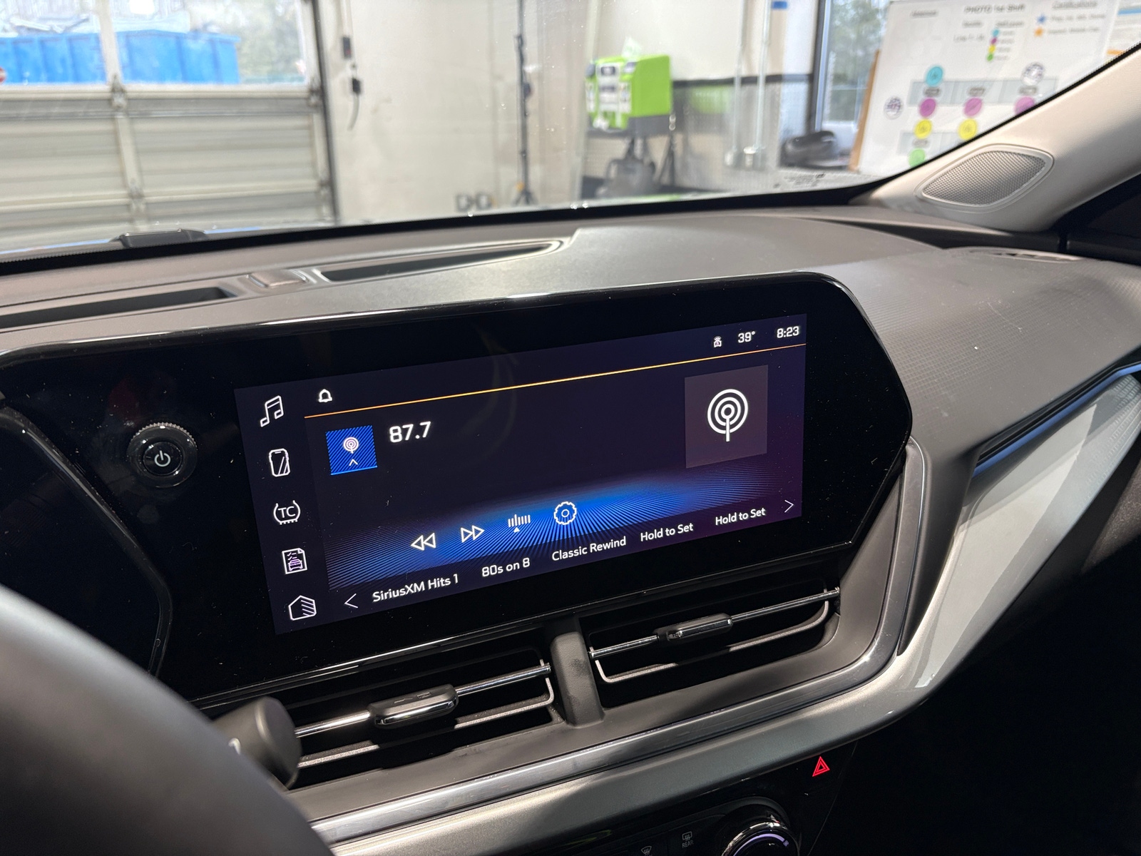 Thumbnail: 2025 Chevrolet Trax - 4