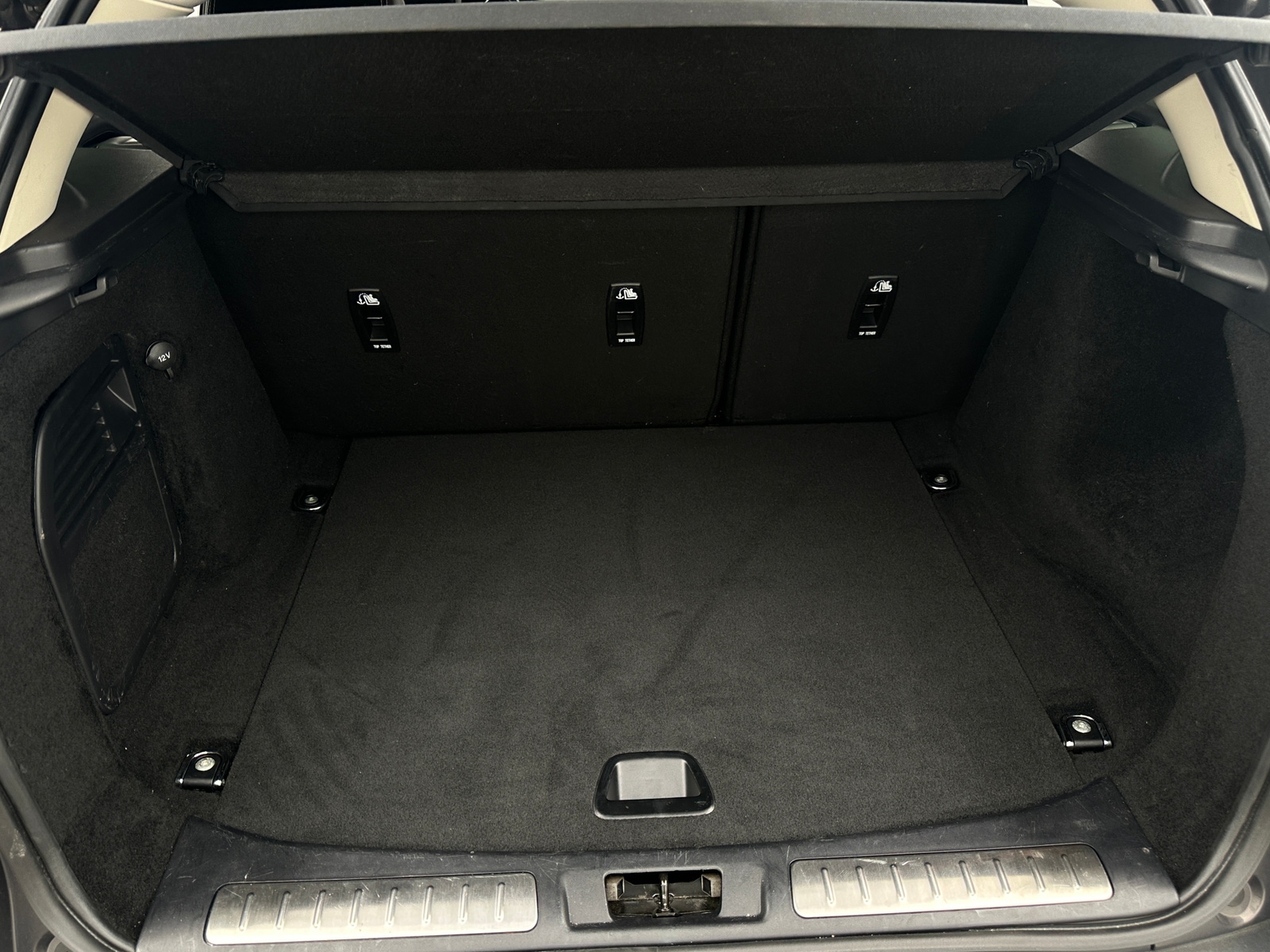 Thumbnail: 2017 Land Rover Range Rover Evoque - 6