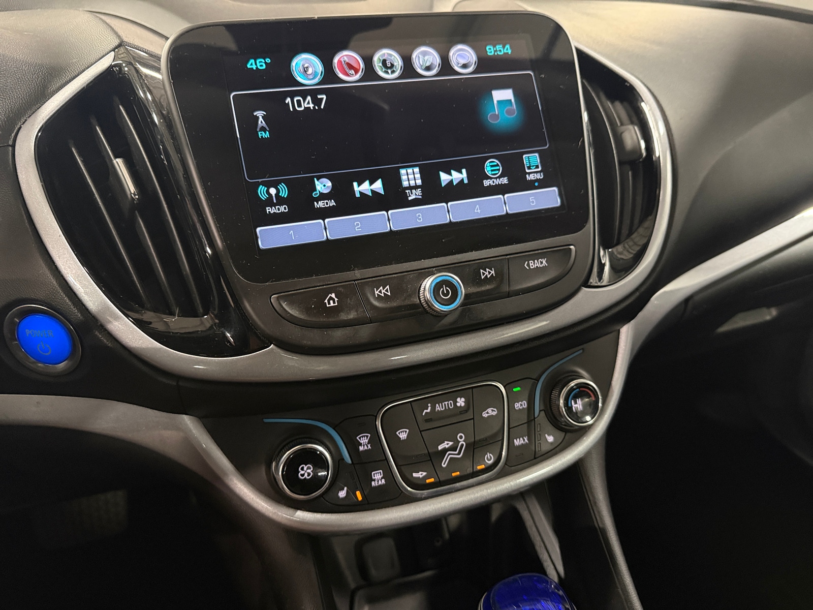 Thumbnail: 2017 Chevrolet Volt - 3