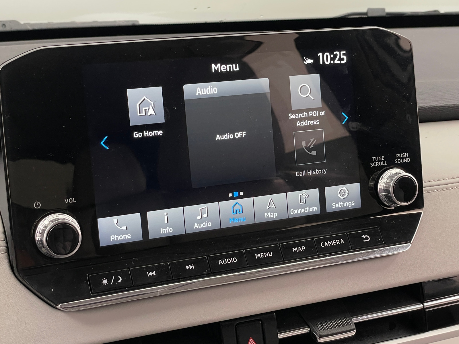 Thumbnail: 2023 Mitsubishi Outlander - 3