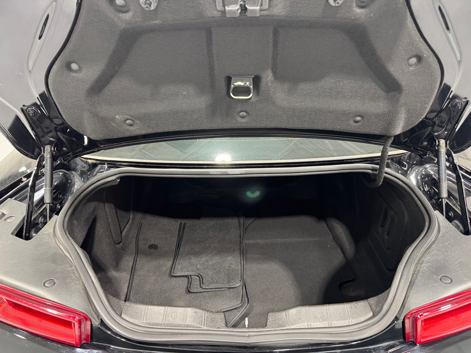 Thumbnail: 2018 Chevrolet Camaro - 5