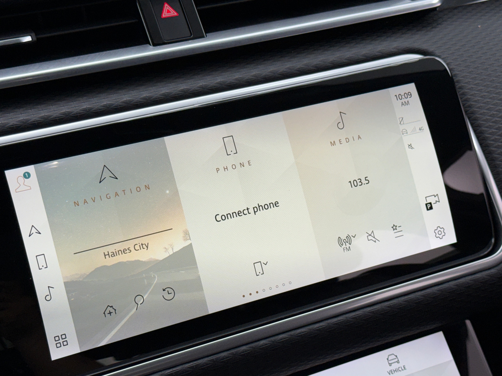 Thumbnail: 2023 Land Rover Range Rover Velar - 3