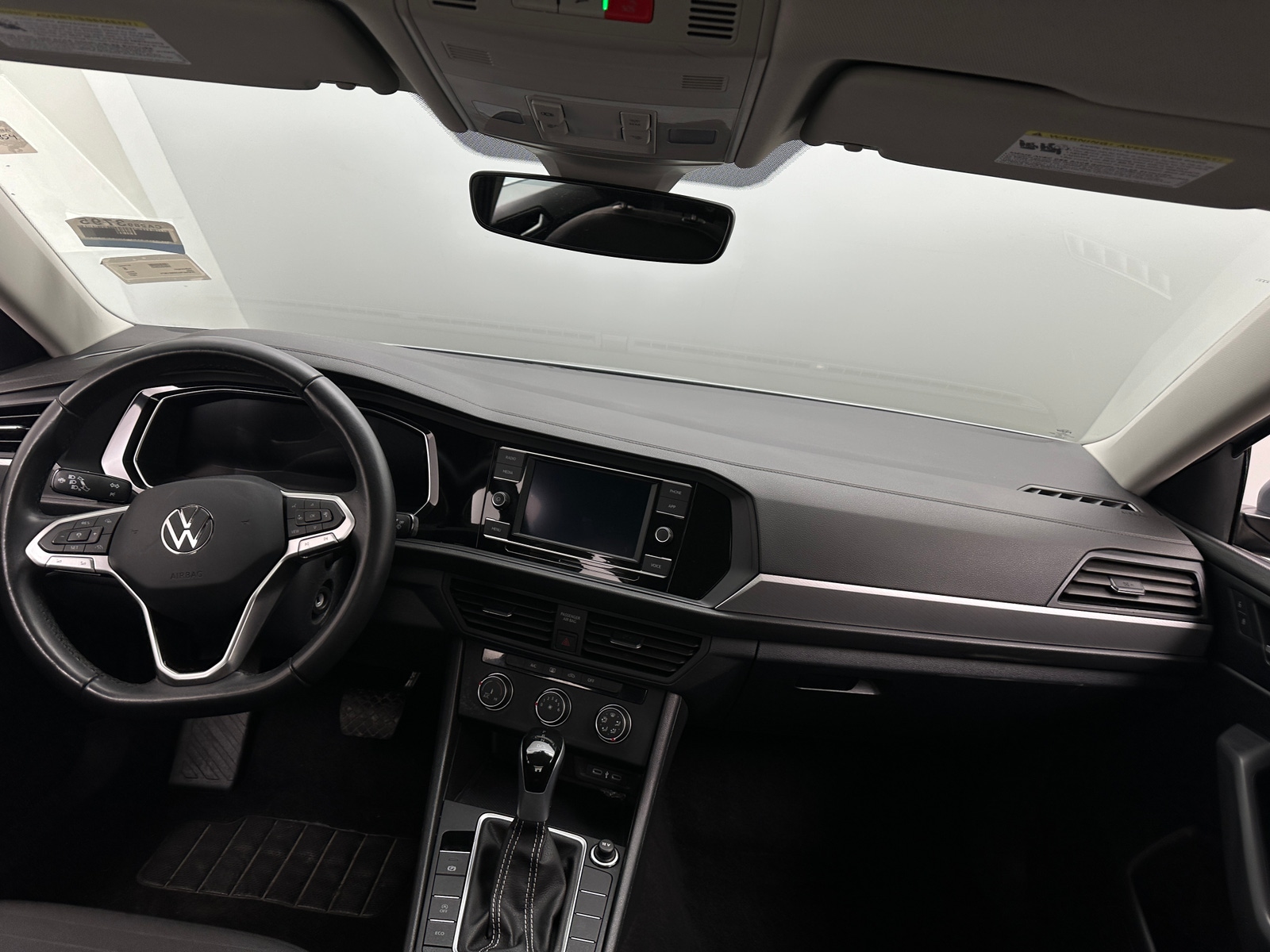 Thumbnail: 2024 Volkswagen Jetta - 3