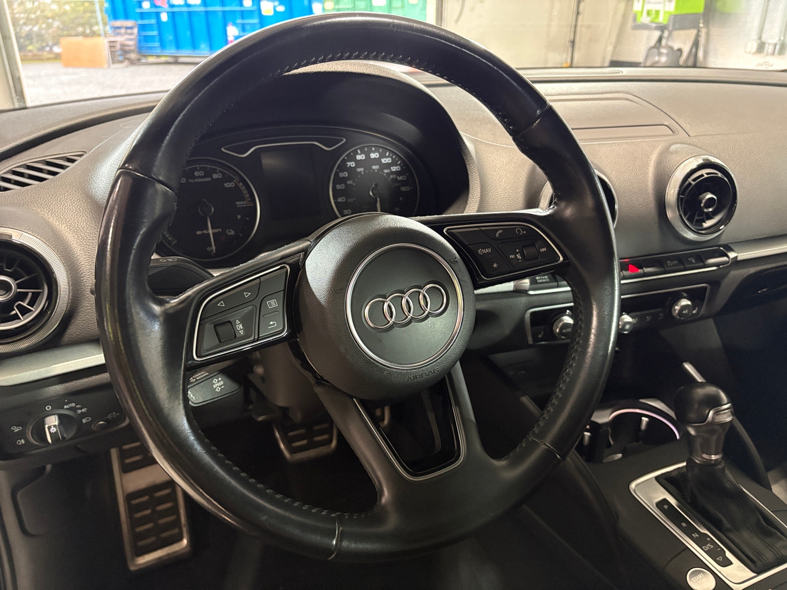 Thumbnail: 2017 Audi A3 e-tron - 4