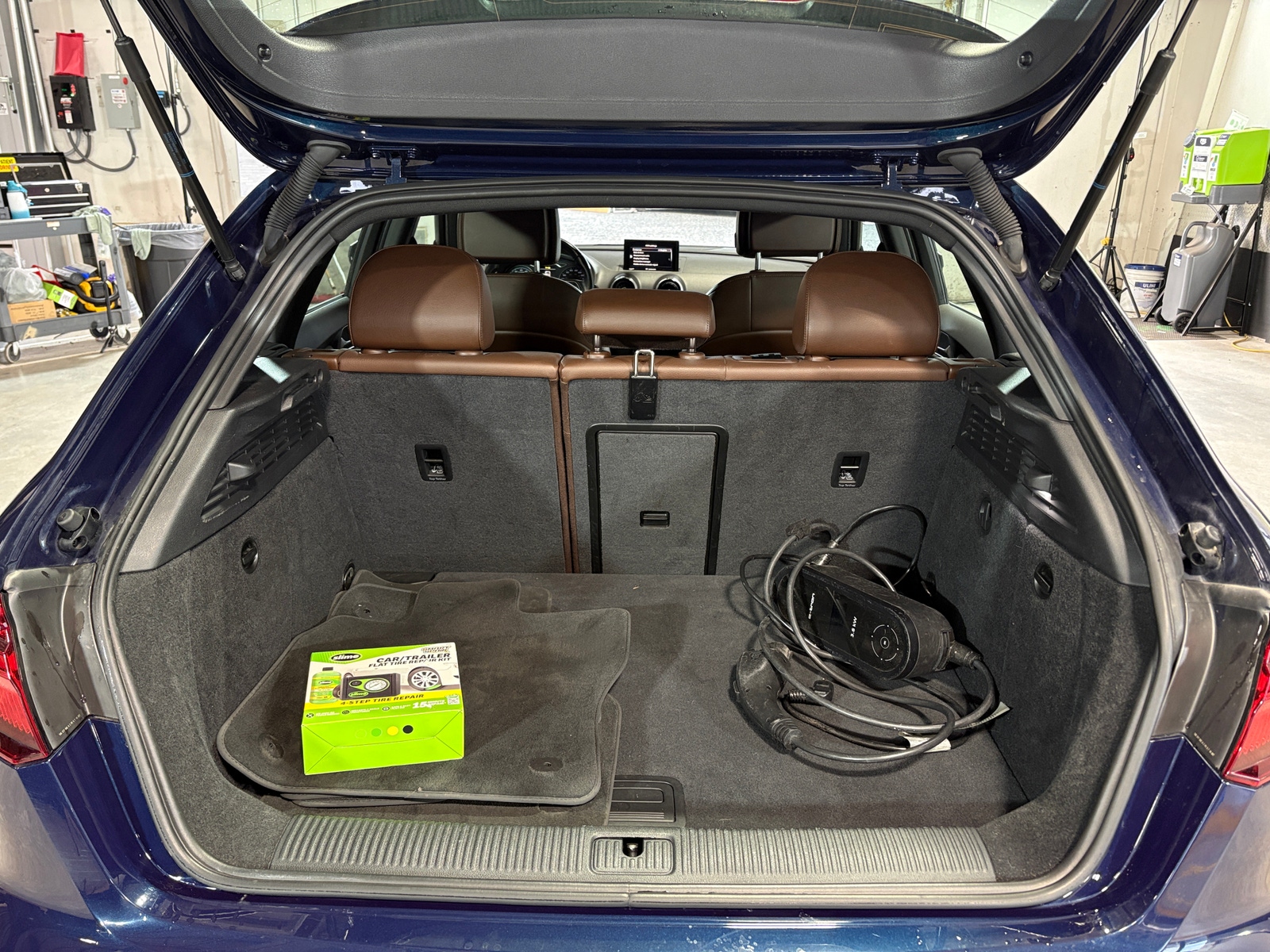 Thumbnail: 2017 Audi A3 e-tron - 6