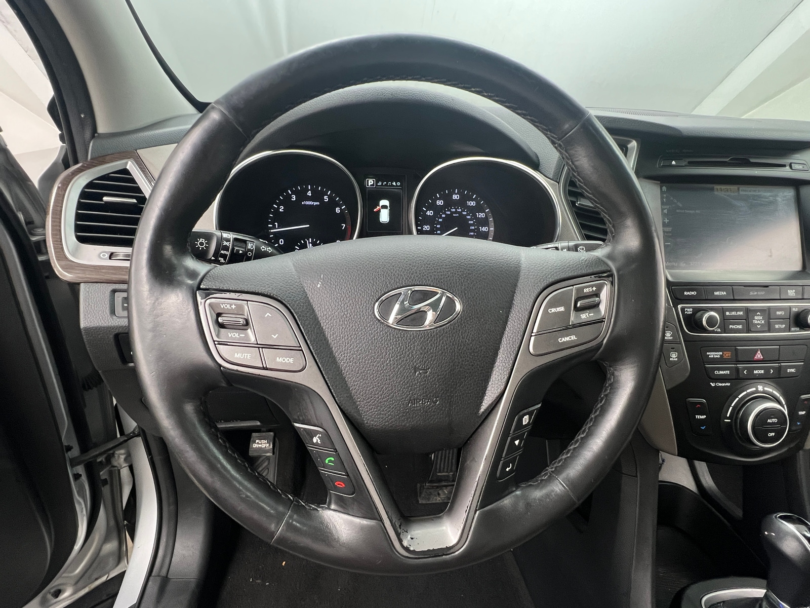 Thumbnail: 2017 Hyundai Santa Fe - 4