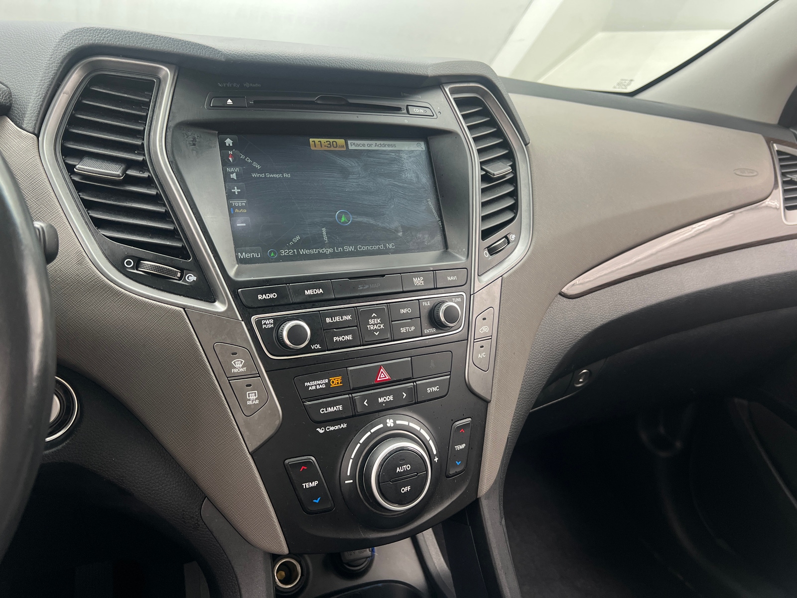 Thumbnail: 2017 Hyundai Santa Fe - 3