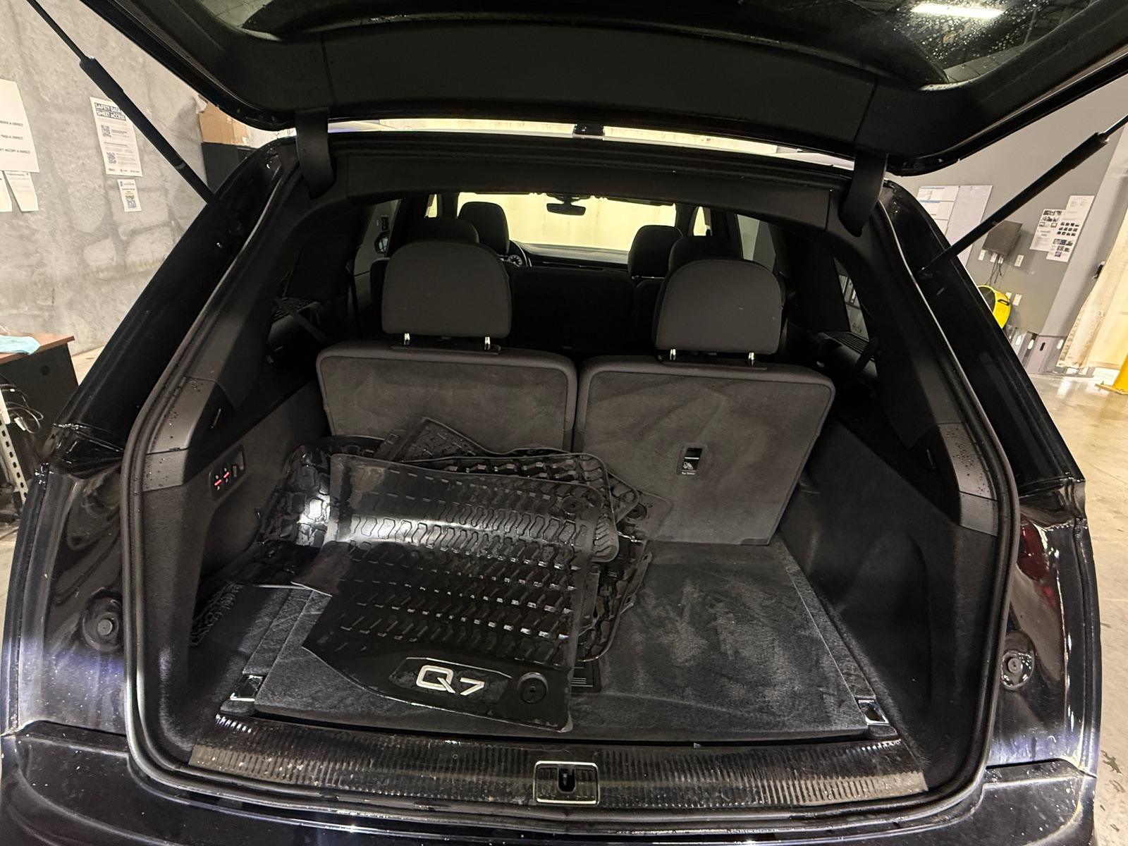 Thumbnail: 2021 Audi Q7 - 6